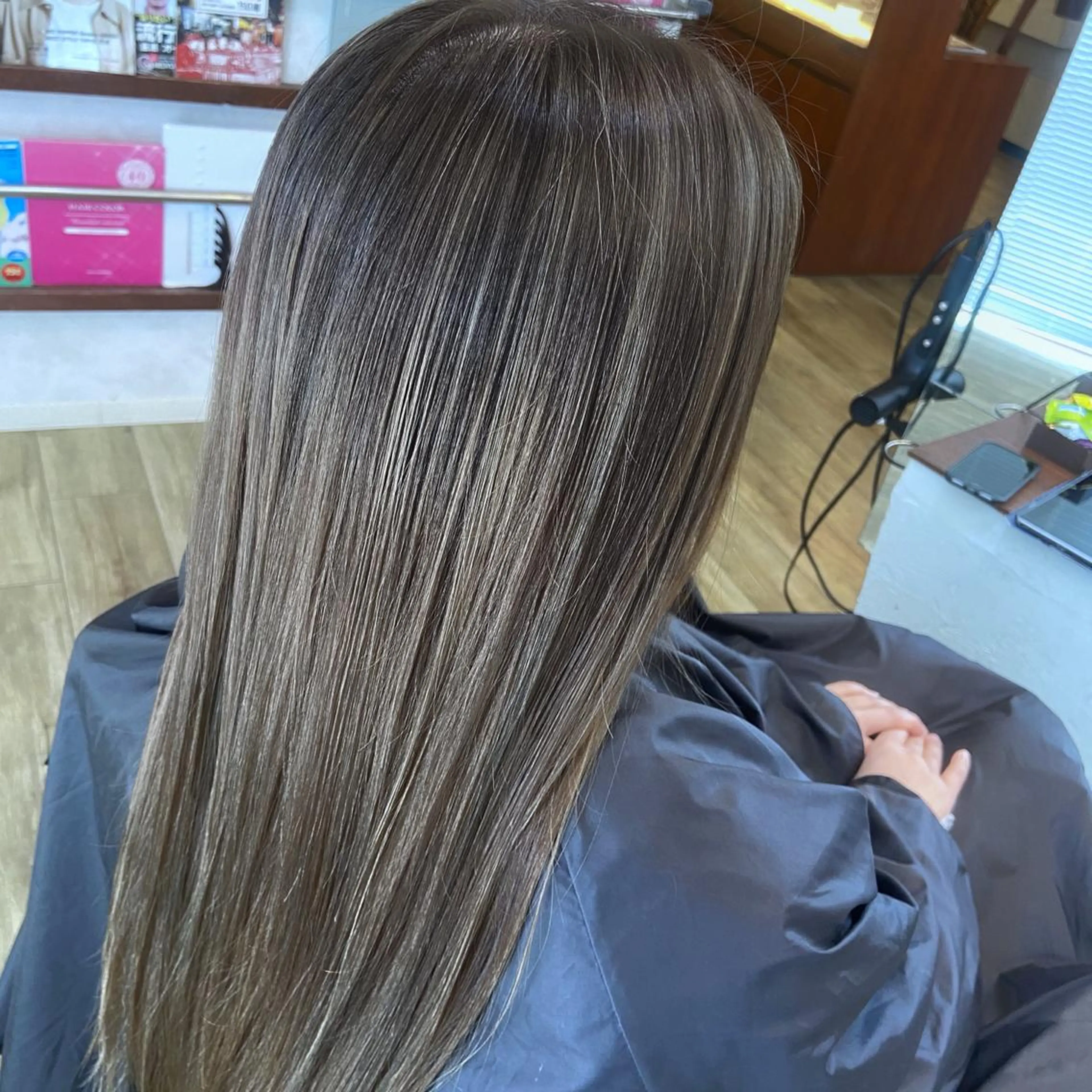 ロング カラー 川本 あゆのヘアスタイル