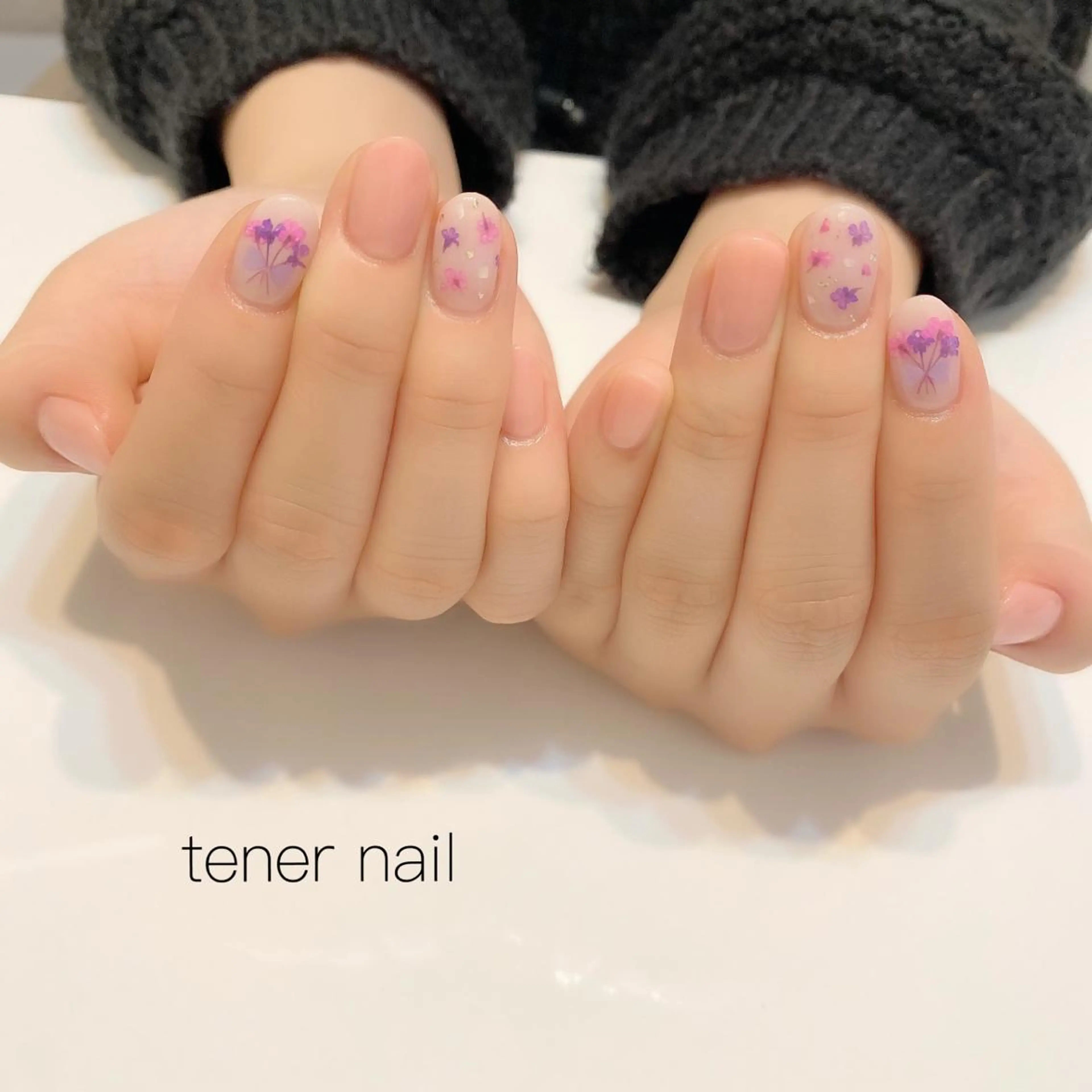 ネイル フラワーネイル キラキラネイル ピンク パープル ホワイト テネルネイル tener nailのネイルデザイン