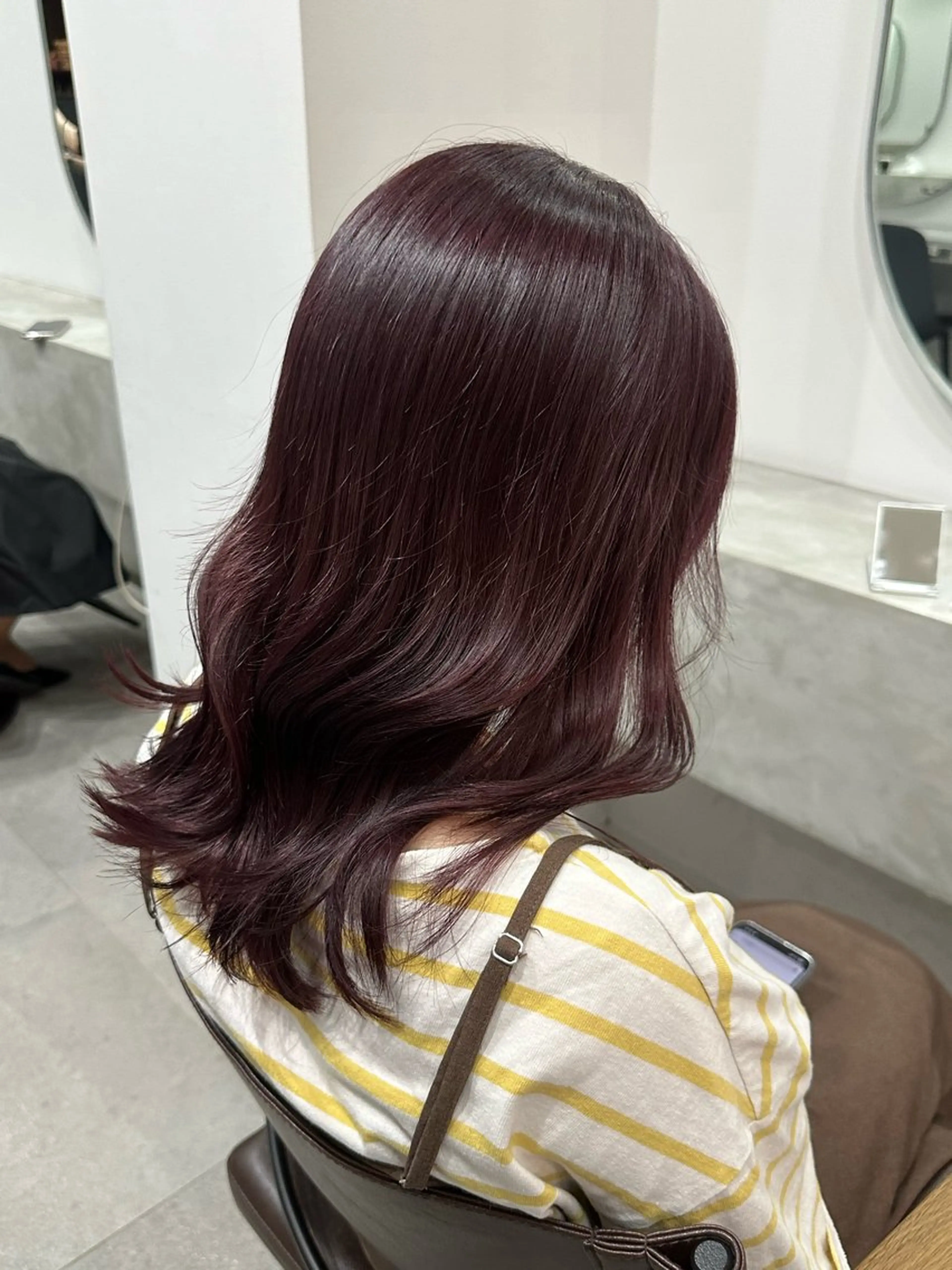 セミロング カラー ラベンダーカラー ラベンダーピンク ピンクカラー カット ヘアカラー トリートメント シガ ミクトのヘアスタイル