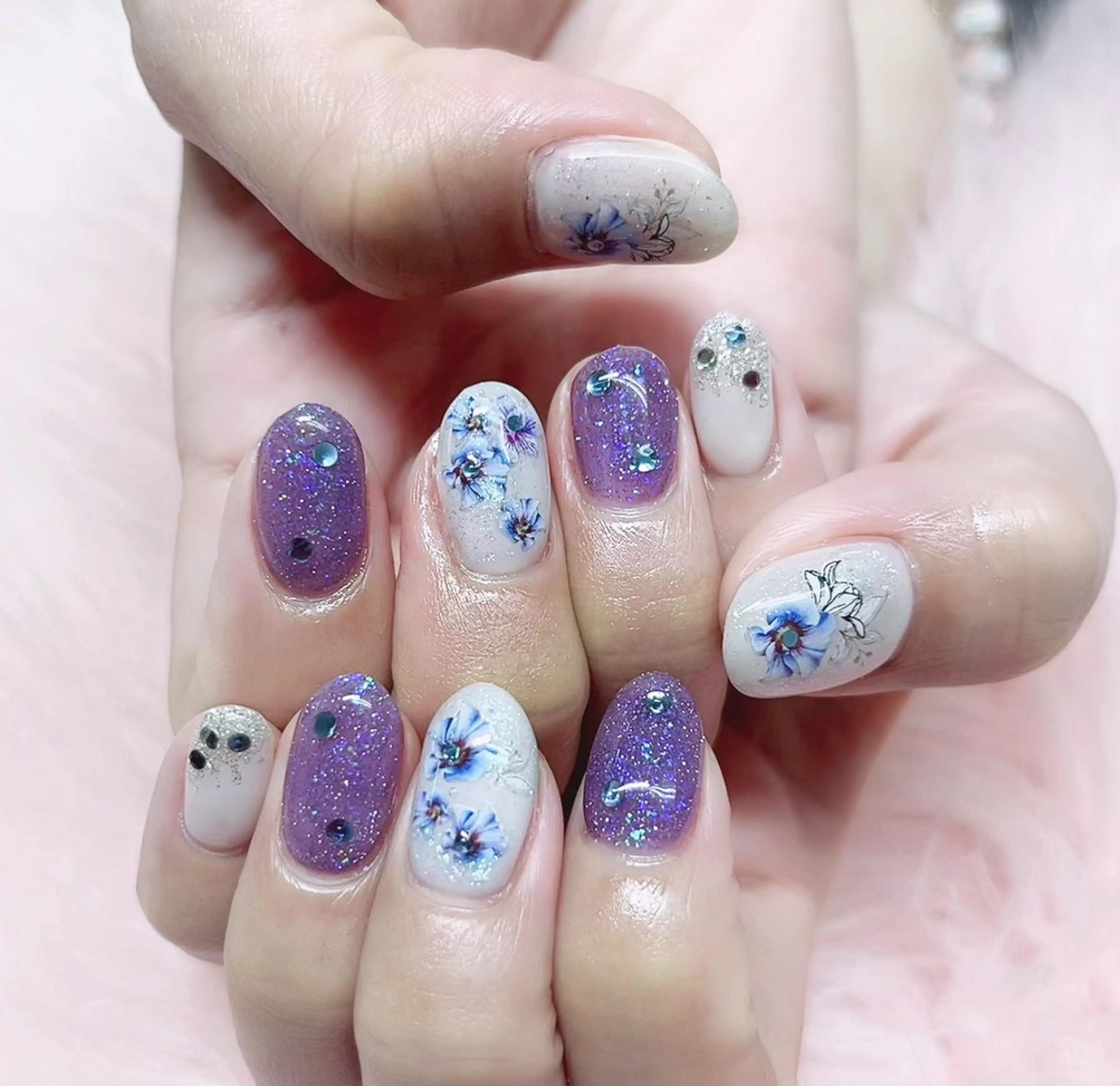 ネイル ハンドネイル MoonNail ユリ🌸のネイルデザイン