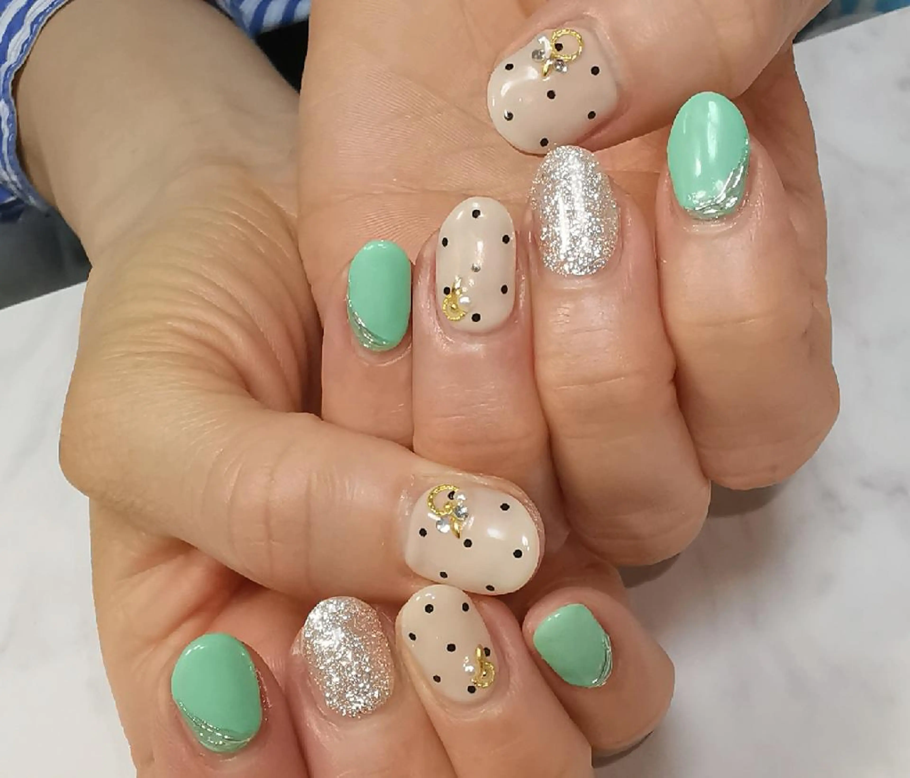 ネイル ドット ハンドネイル reve あやののネイルデザイン