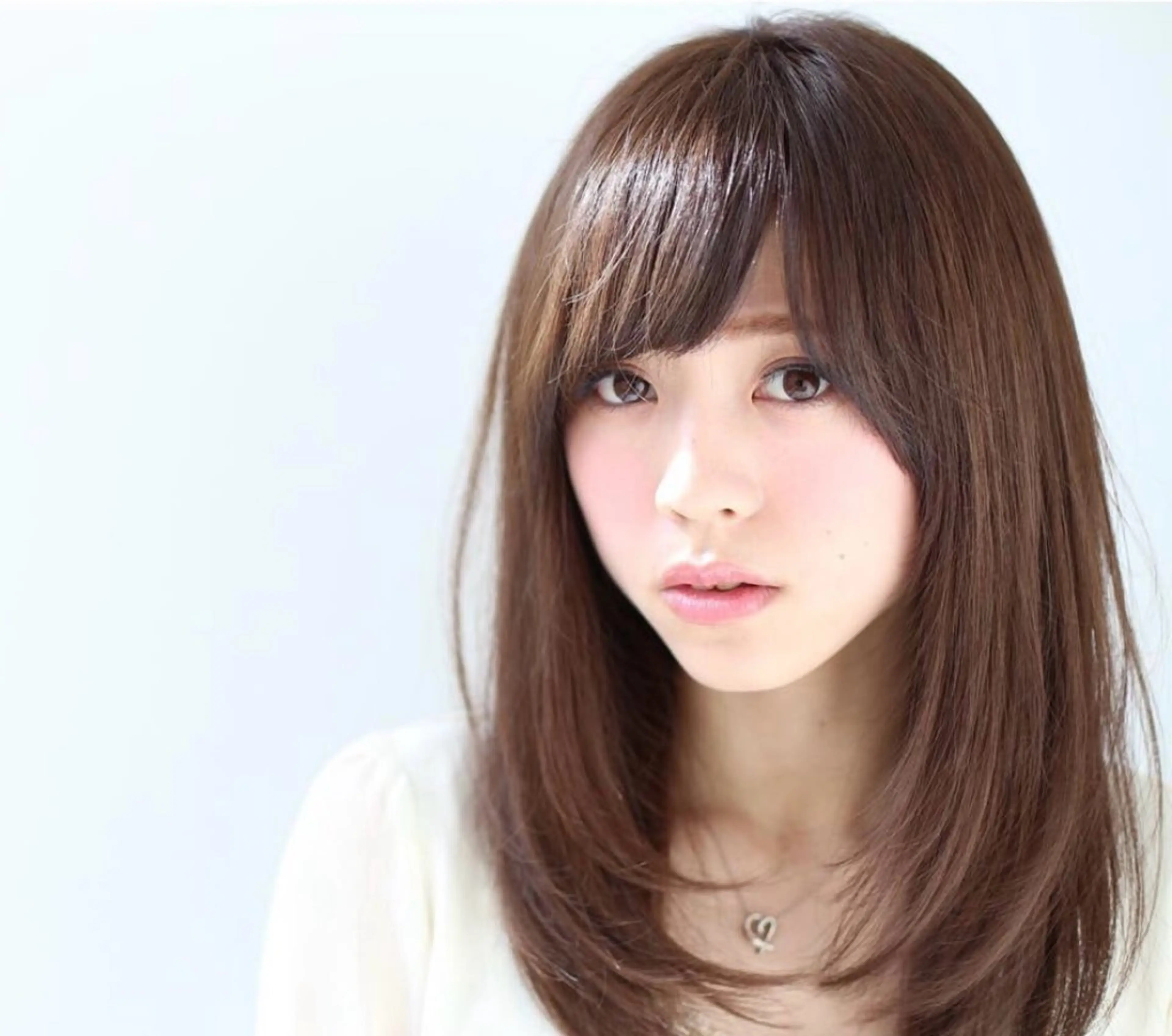 ミディアム レイヤーカット 骨格/顔型/伏見/ 佐藤 里菜のヘアスタイル