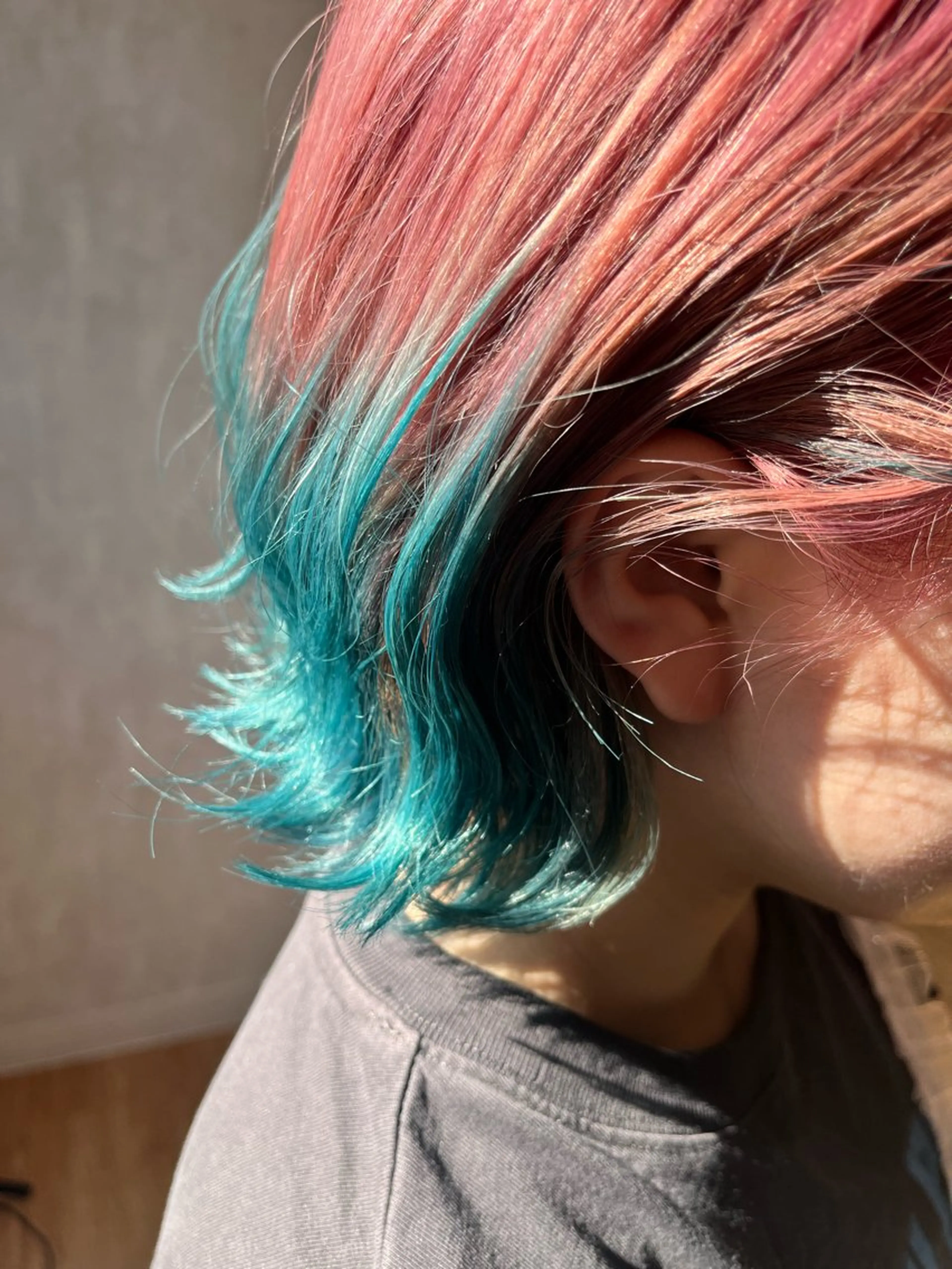 カラー ブリーチ ブルーカラー グラデーションカラー やました りんのヘアスタイル