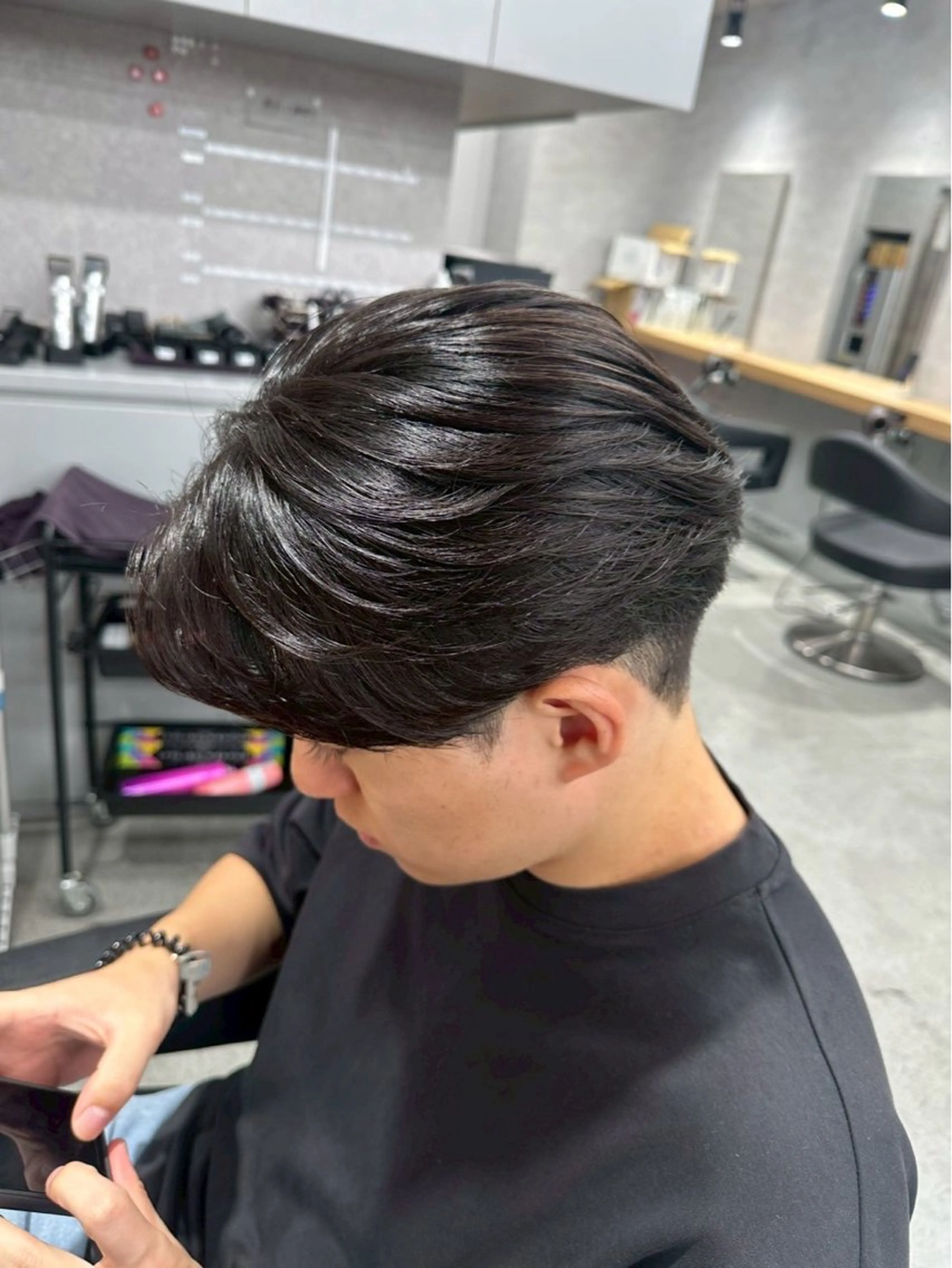 ショート パーマ ヘアアレンジ メンズ メンズパーマ メンズツイストパーマ 波巻きパーマ ツイストパーマ カット パーマ 🔥ニュアンス フェザー小林海斗🔥のヘアスタイル