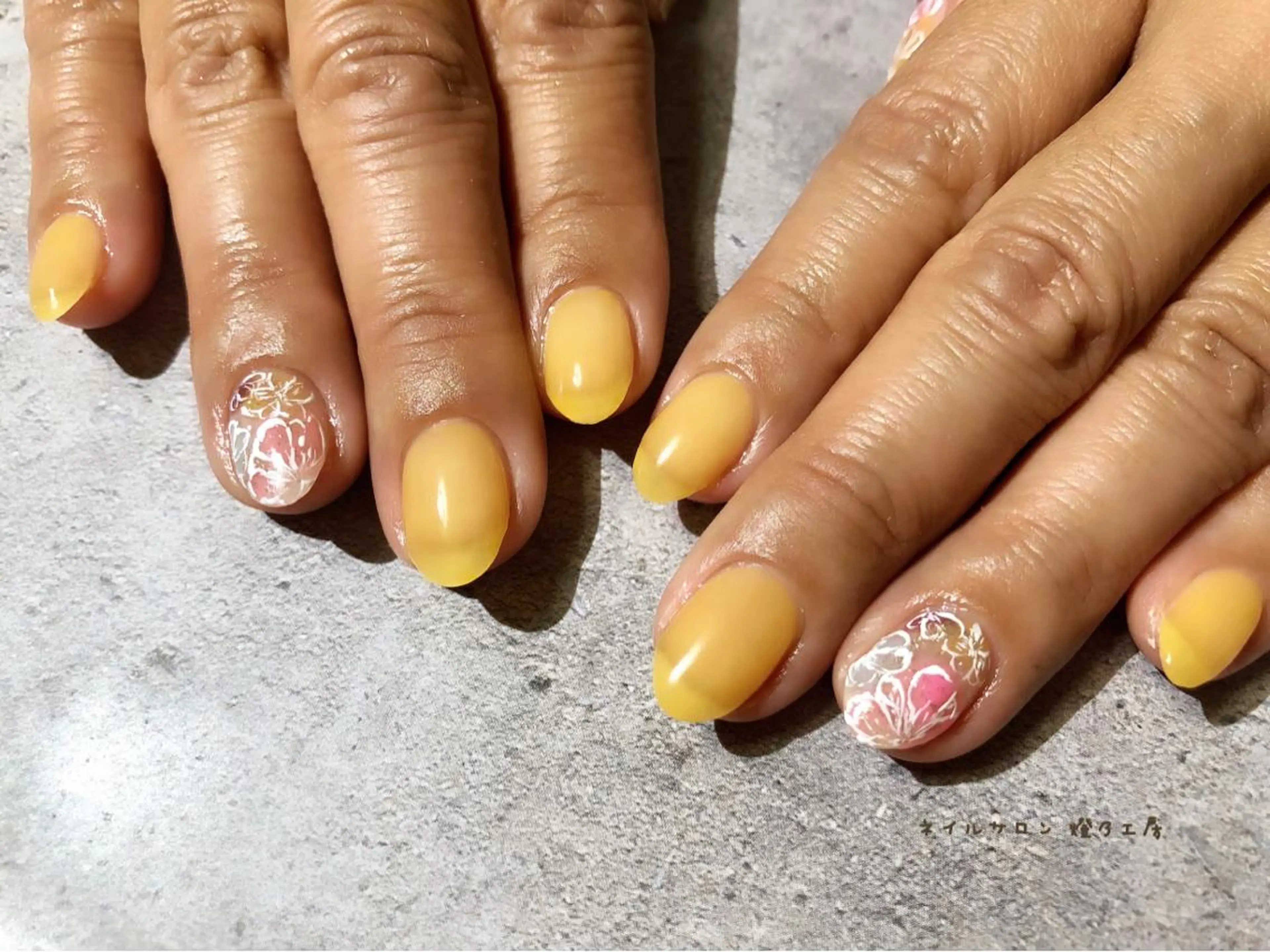 ネイル 伊藤 美里のネイルデザイン