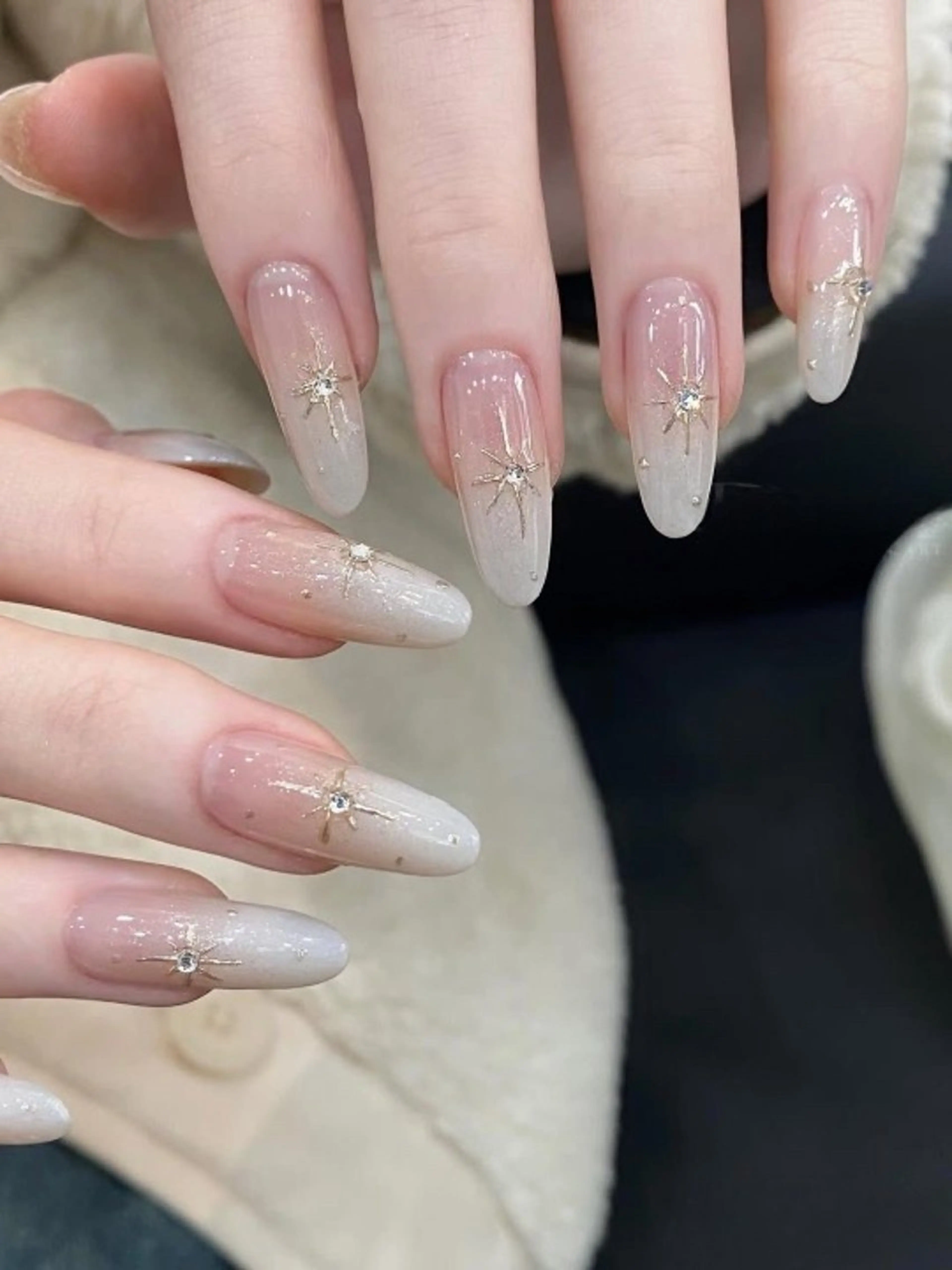 カラー グラデーションカラー ピンクカラー ハンドネイル AIN Nailのネイルデザイン