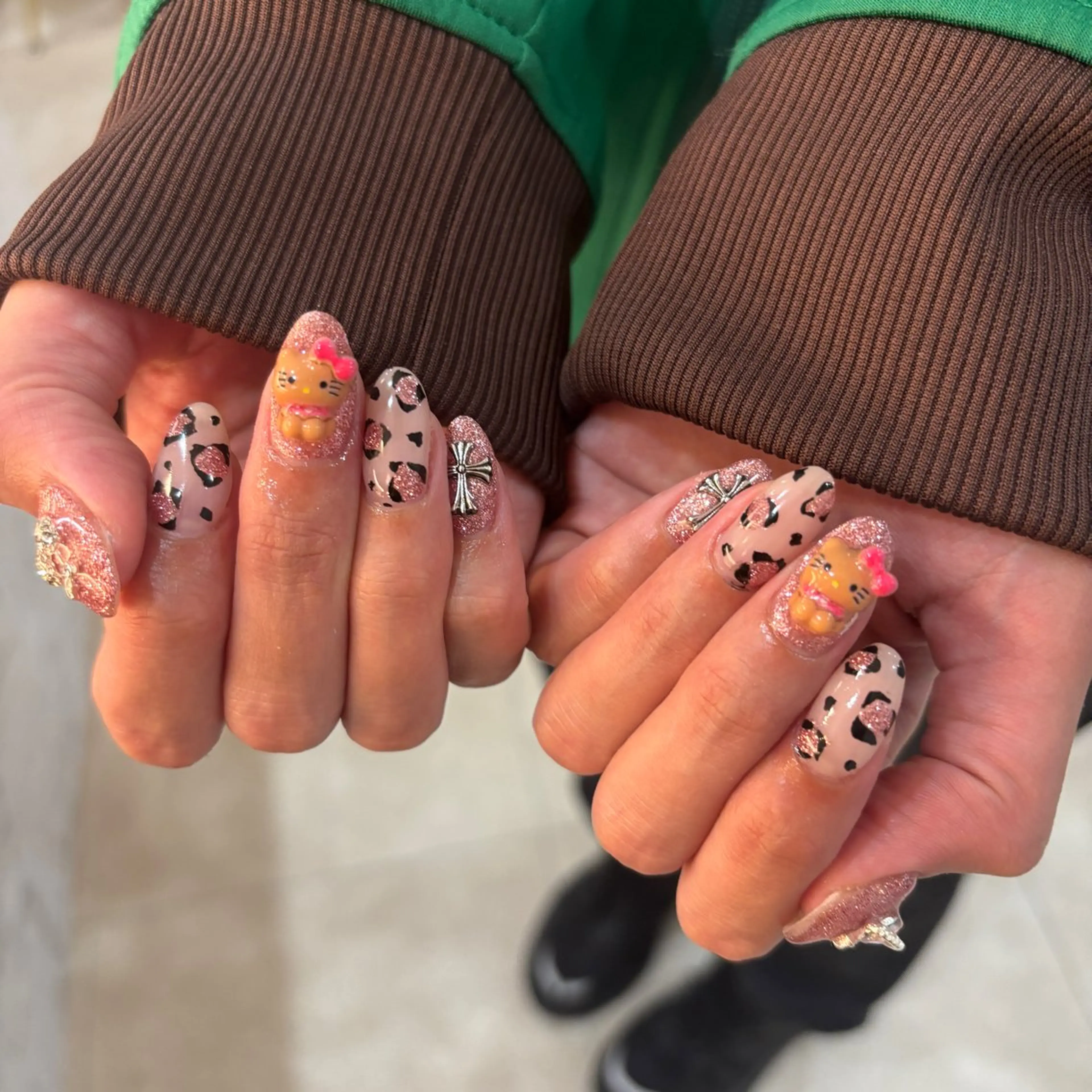 ネイル ハンドネイル フットネイル 栗田 ゆう子のネイルデザイン