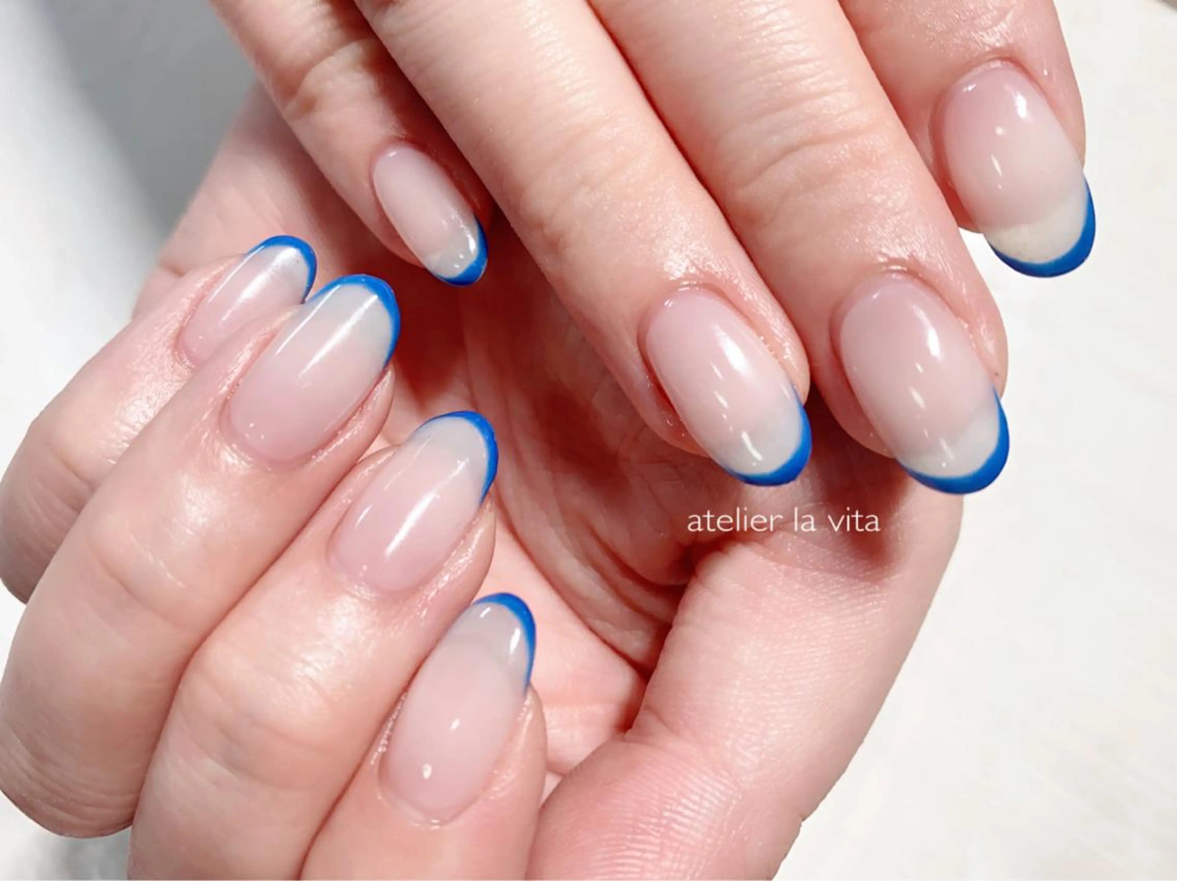 ネイル ブルー フレンチネイル ワンカラーネイル ホワイト ハンドネイル lavita. mimuraのネイルデザイン