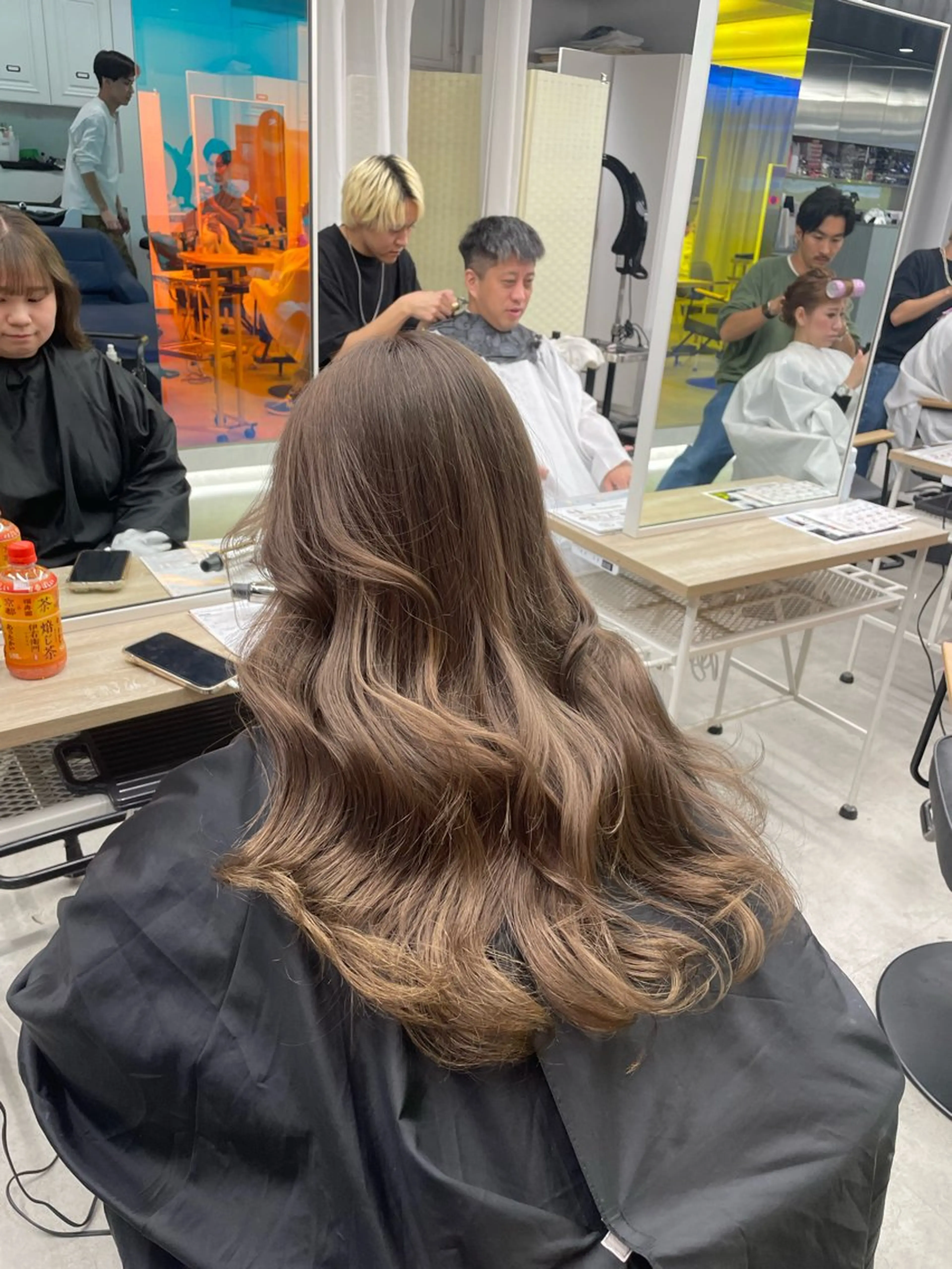 ロング ロングレイヤー 顔まわりレイヤー 顔周りカット 髪質改善 レイヤーカット ARISA︎ メンズハイトーンのヘアスタイル