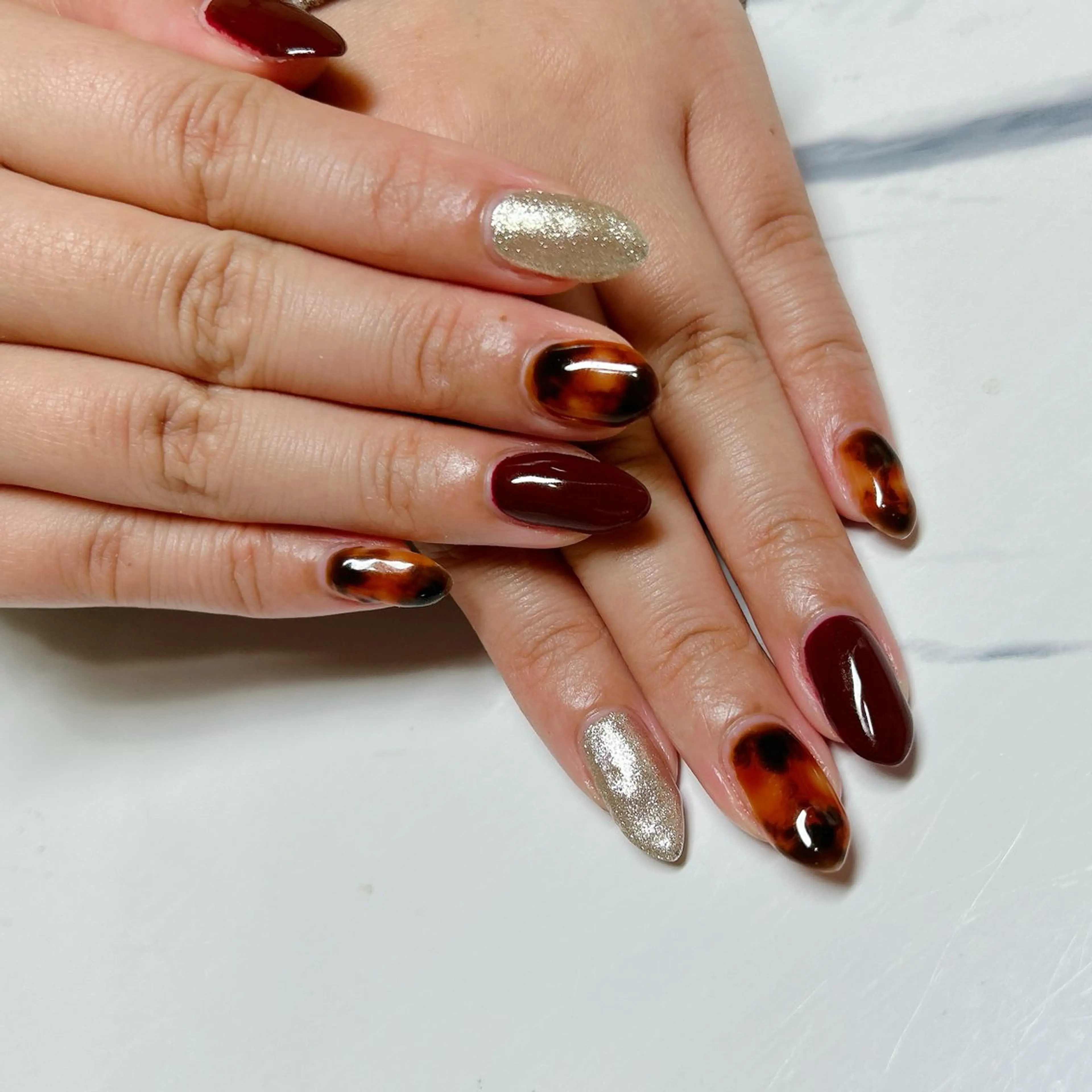 ネイル べっ甲ネイル 大内 祐里佳のネイルデザイン