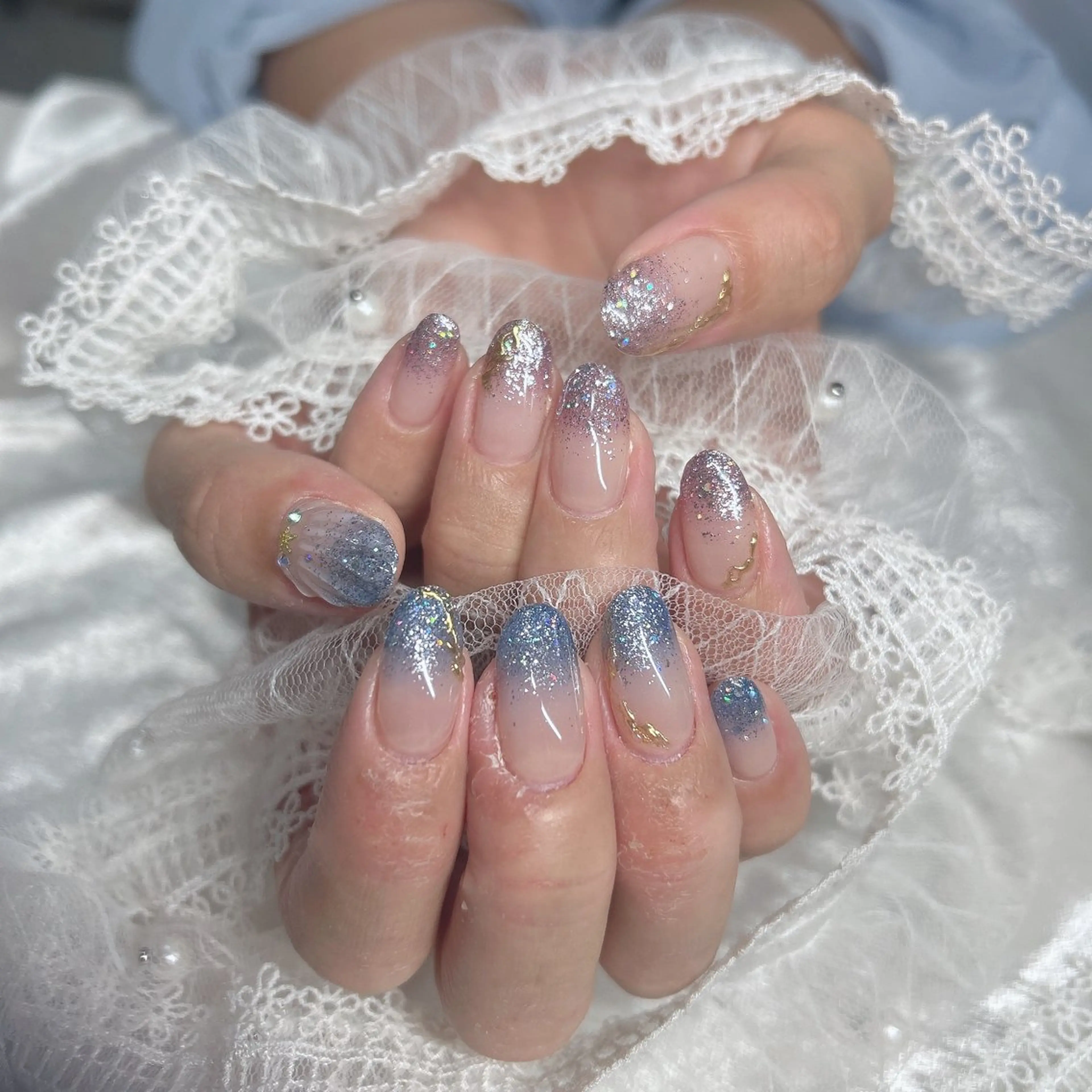 ネイル ラメ(グリッター) ラメグラデーション 水色 ニュアンスネイル ピンク ハンドネイル Best Nail Yu🎀🫧のネイルデザイン