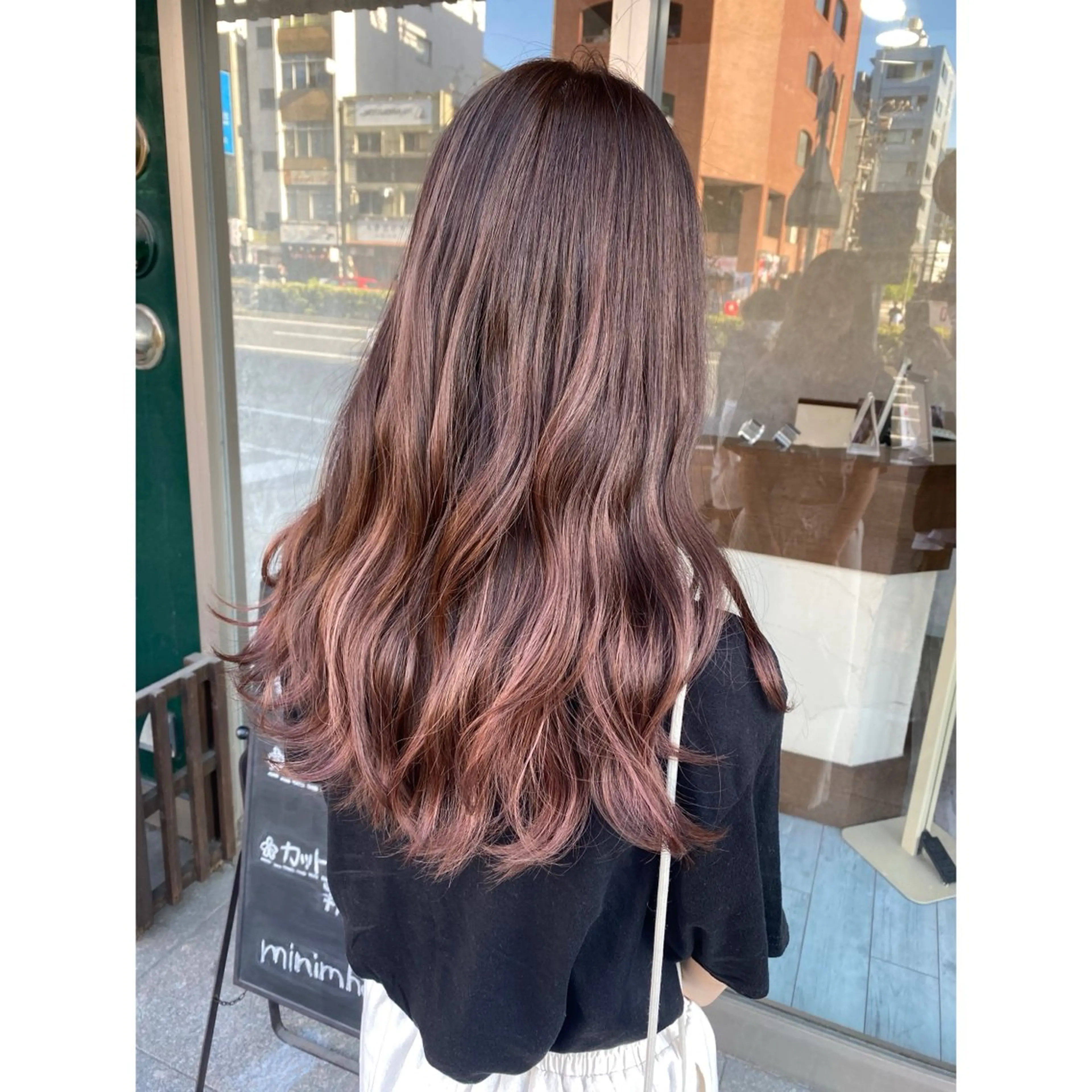 ロング カラー ブリーチ ダブルカラー ブリーチなしカラー ピンクカラー カット ヘアカラー トリートメント 日比 貴大/ minim hairのヘアスタイル