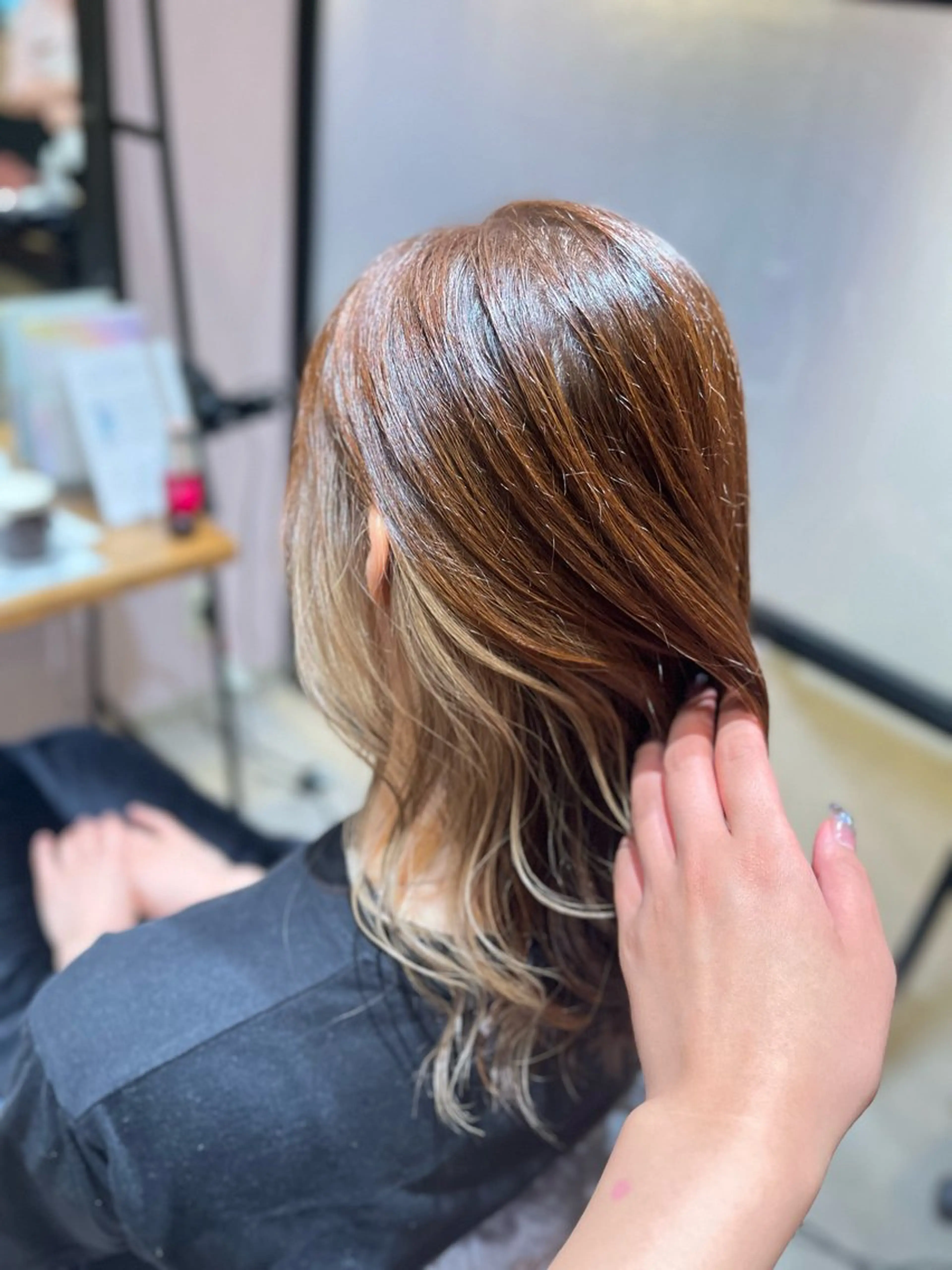 ロング カラー 作野 潮織のヘアスタイル