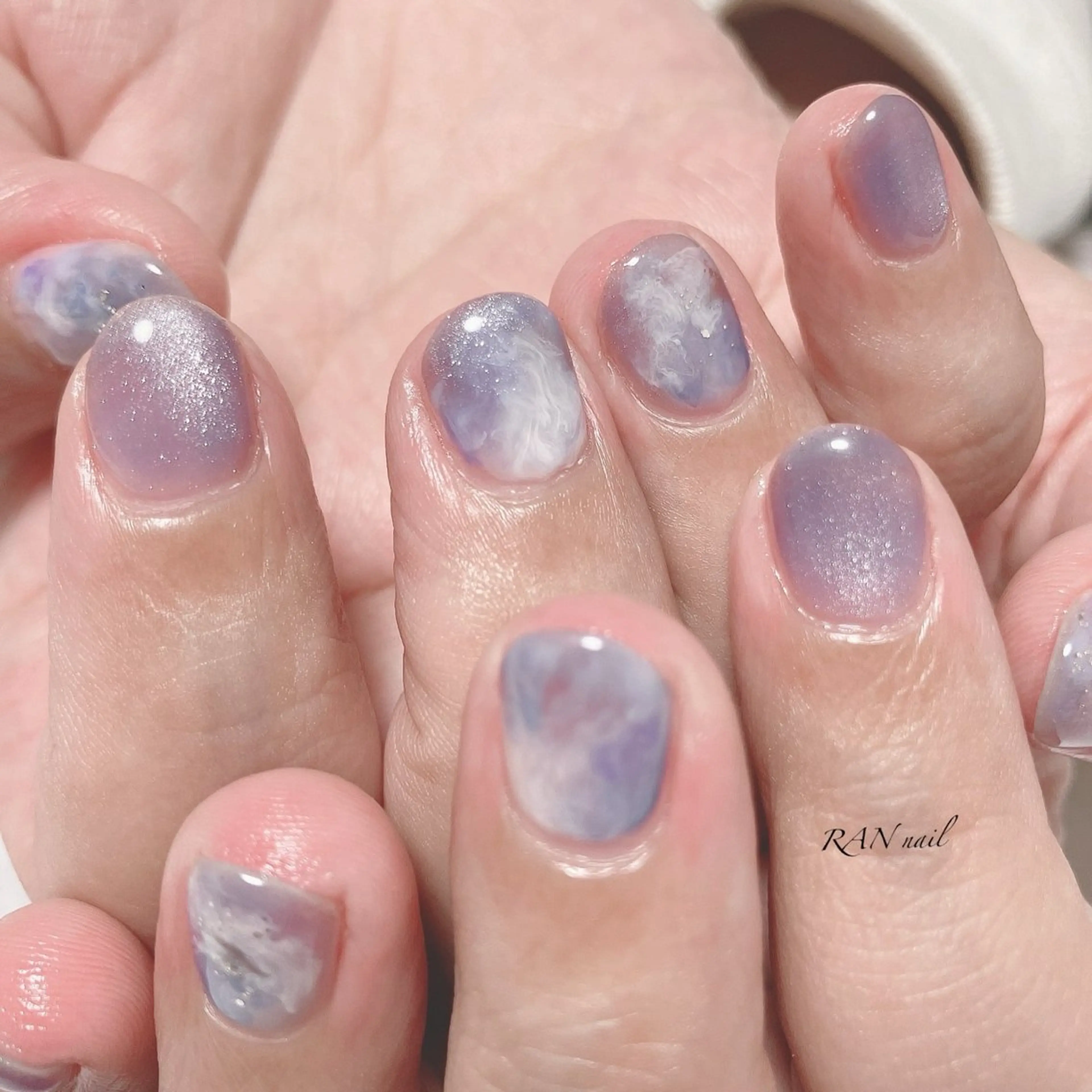 ネイル ブルー マグネットネイル ニュアンスネイル パープル 冬ネイル ハンドネイル フットネイル RAN nail 〜ランネイル〜所属・RAN nailのネイルデザイン