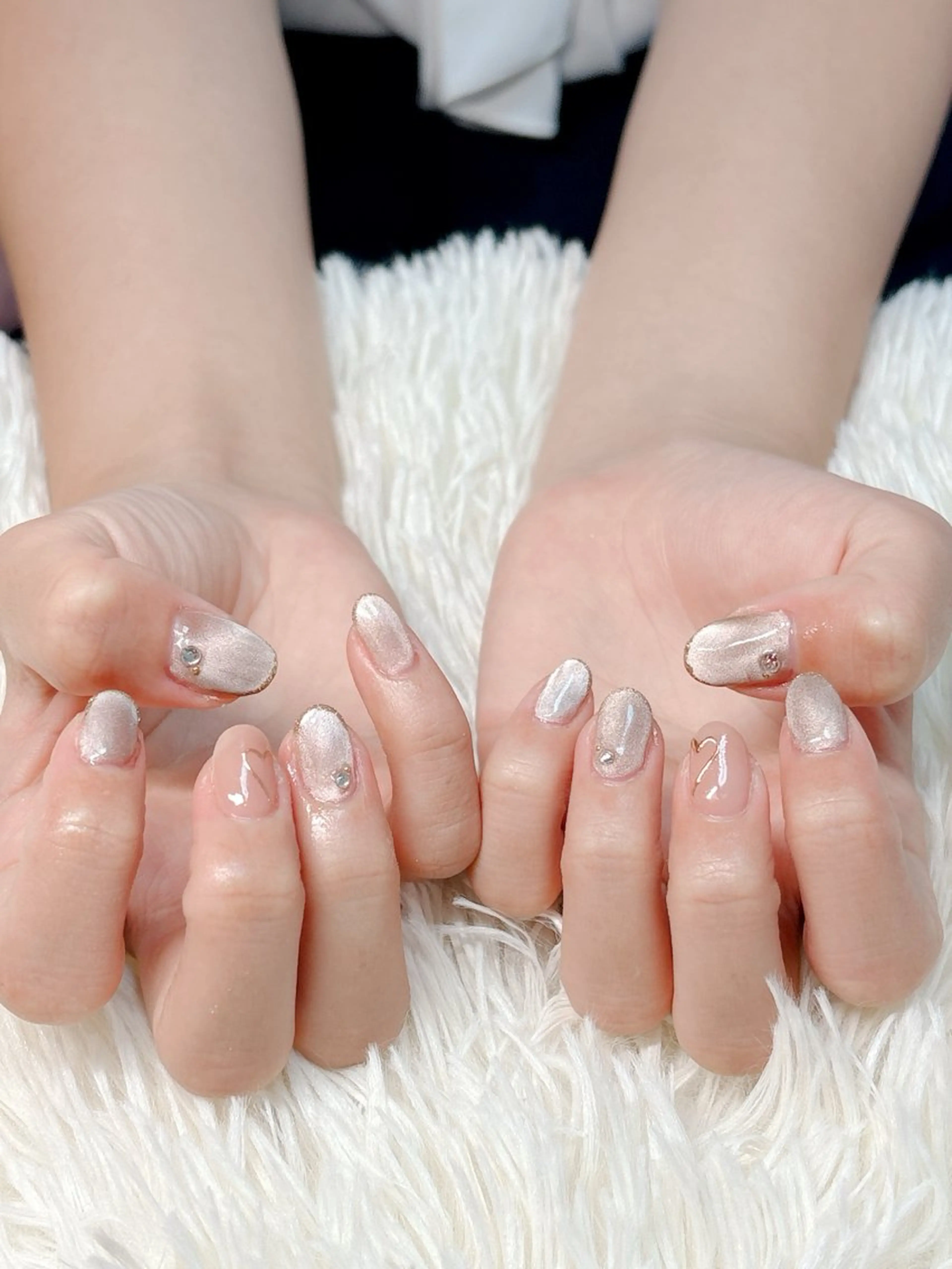 ネイル ハンドネイル パッチリオメメ Lianaのネイルデザイン