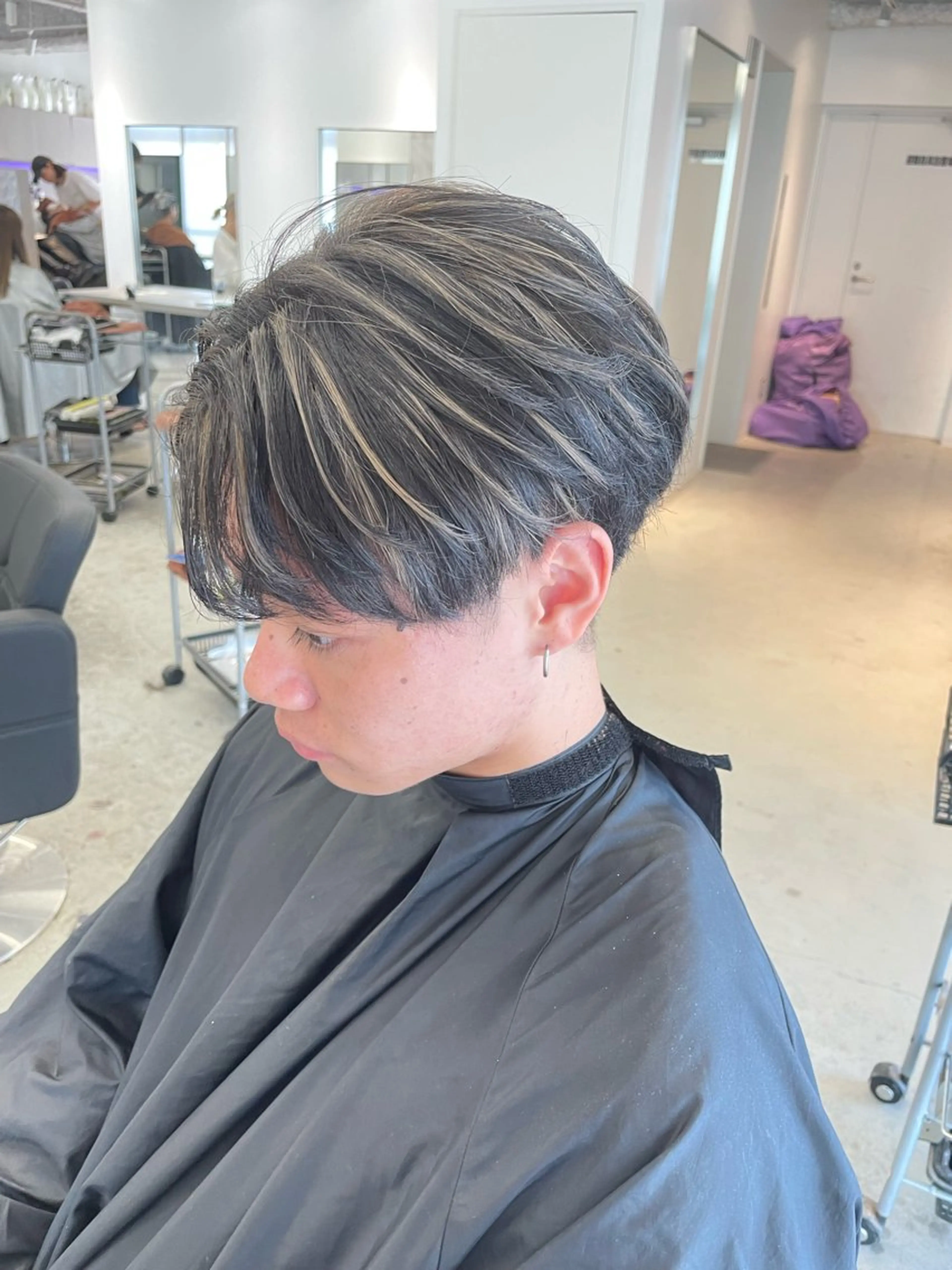 ミディアム カラー メンズ メンズハイライト ハイライトカラー ハイライト カット ヘアカラー トリートメント 🎗秋山勇/ GEAR.代表のヘアスタイル