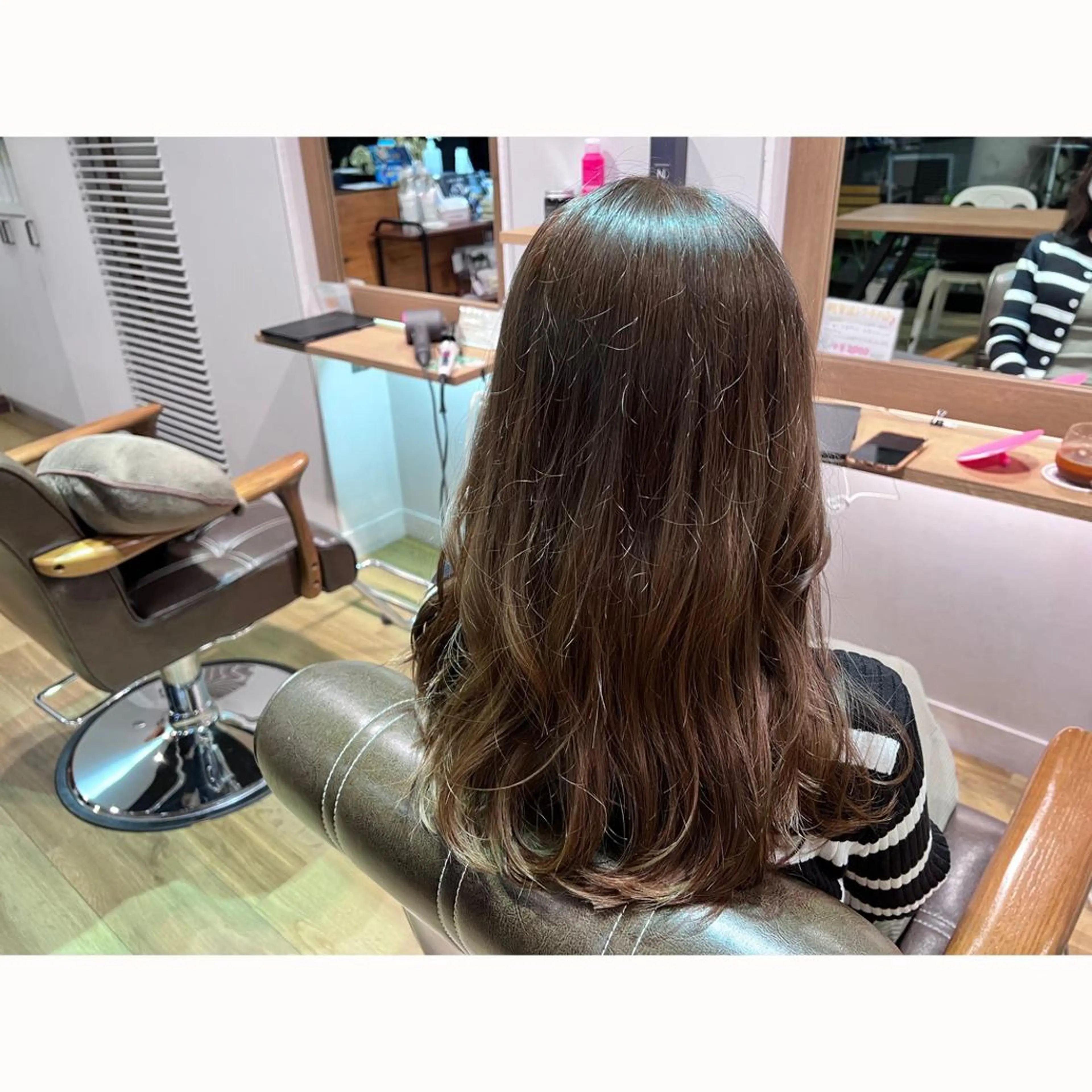 ロング カラー ベージュカラー ヘアカラー トリートメント ツキダテ ユイのヘアスタイル