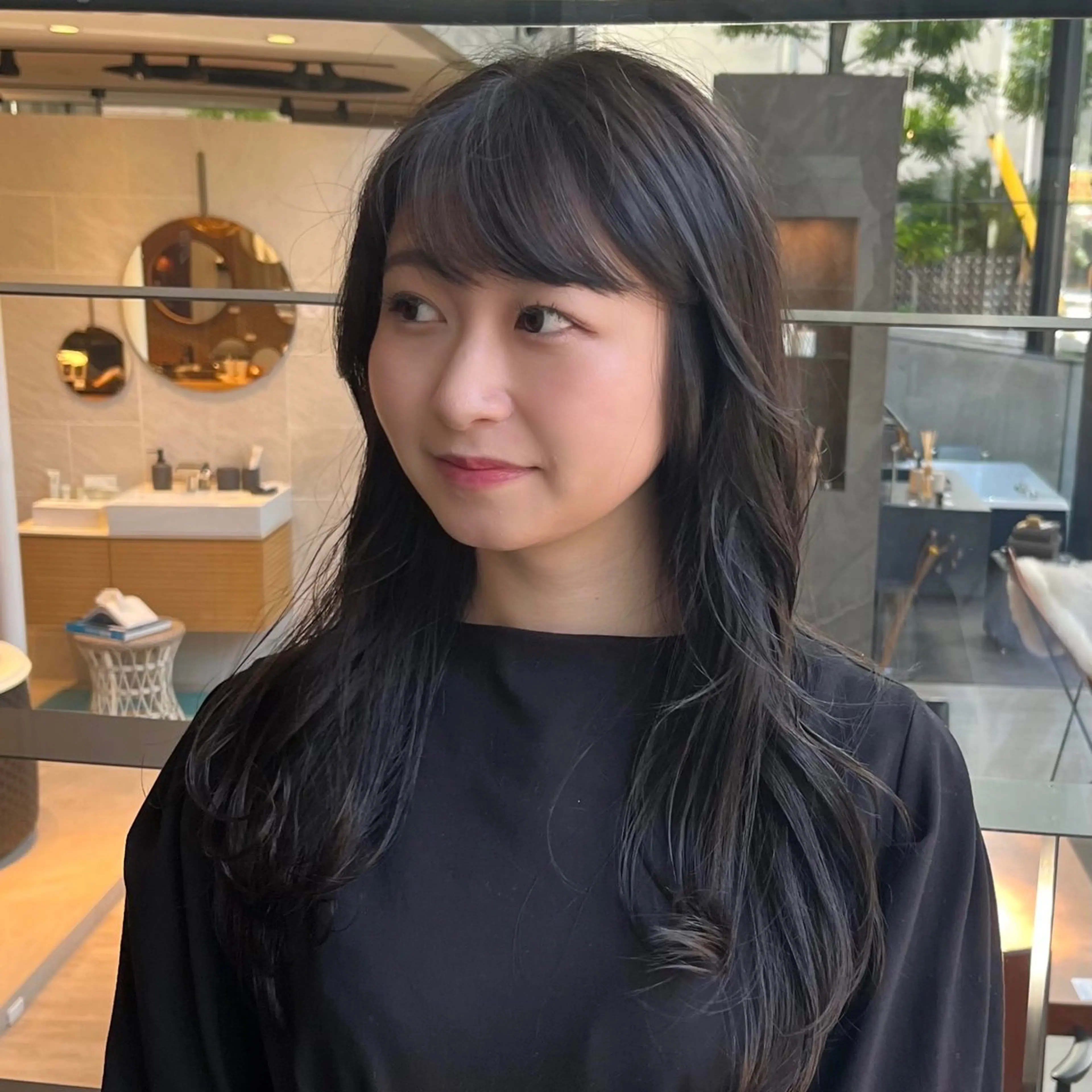 セミロング タンバルモリパーマ 礒井メンキのヘアスタイル