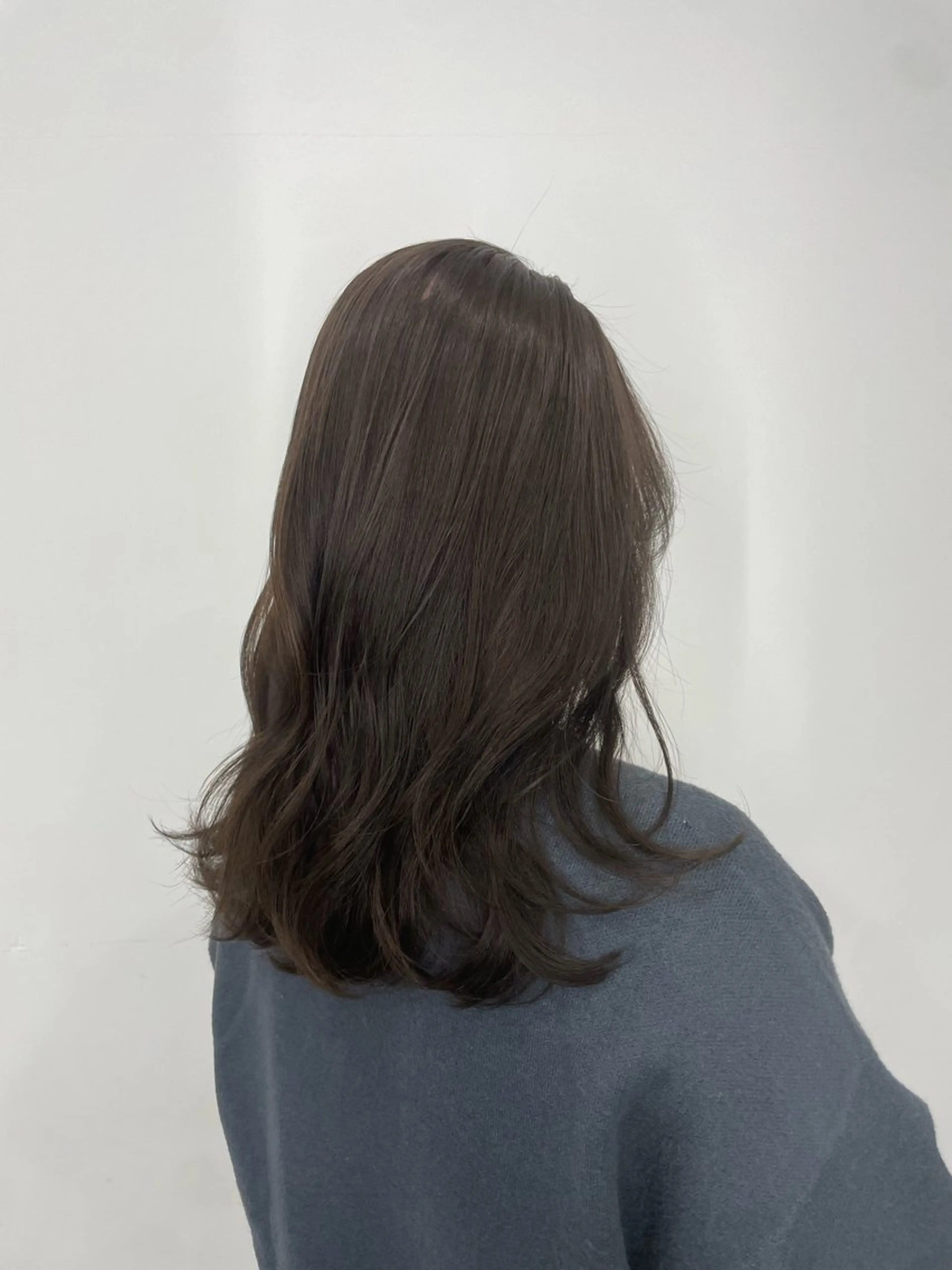 セミロング 艶カラー✨レイヤー 𝐚𝐲𝐚𝐤𝐚のヘアスタイル