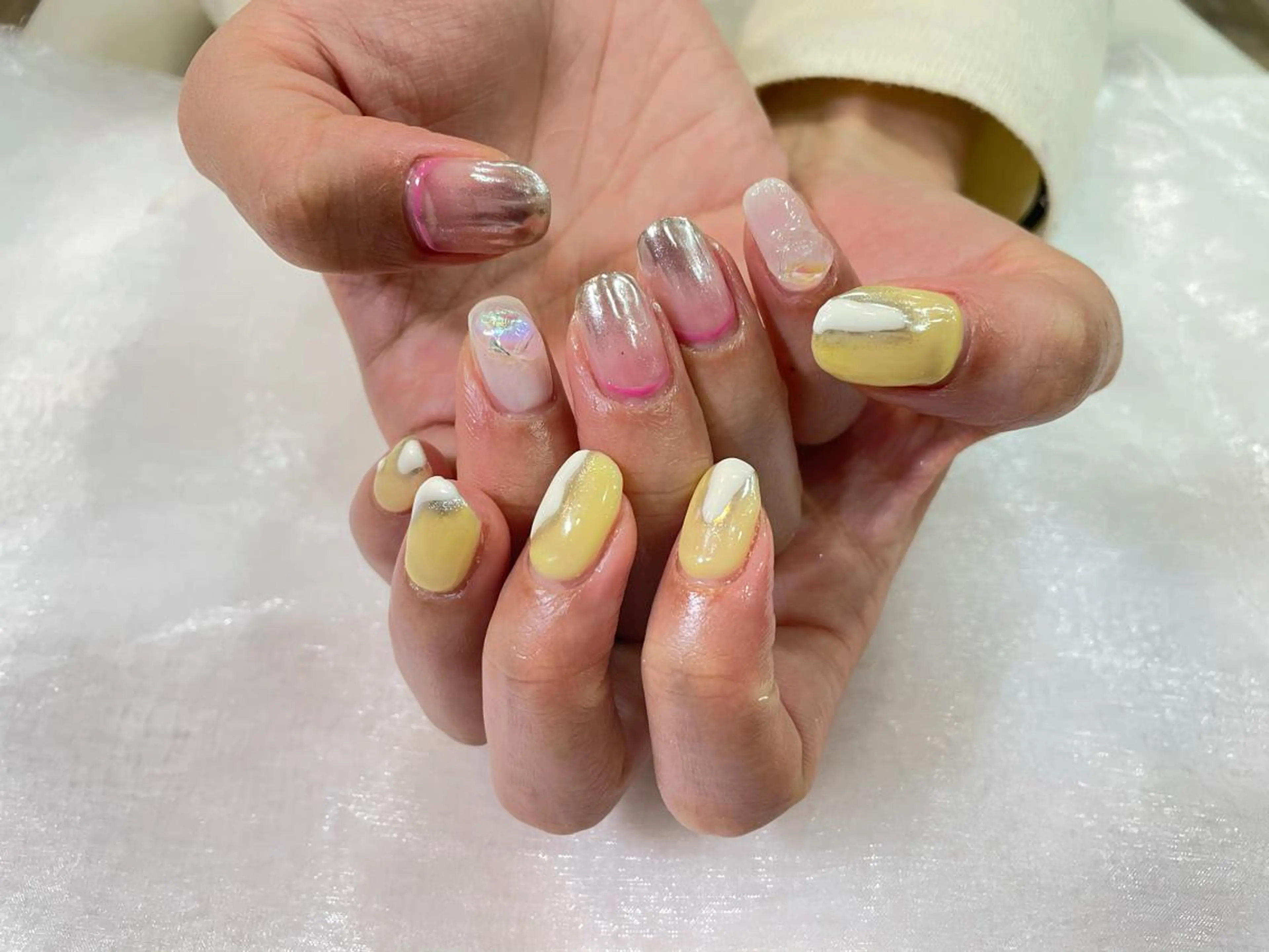 ネイル ハンドネイル ハンドケア はばすみれ🎀ﾈｲﾙ 光ﾌｪｲｼｬﾙ ﾍｱのネイルデザイン