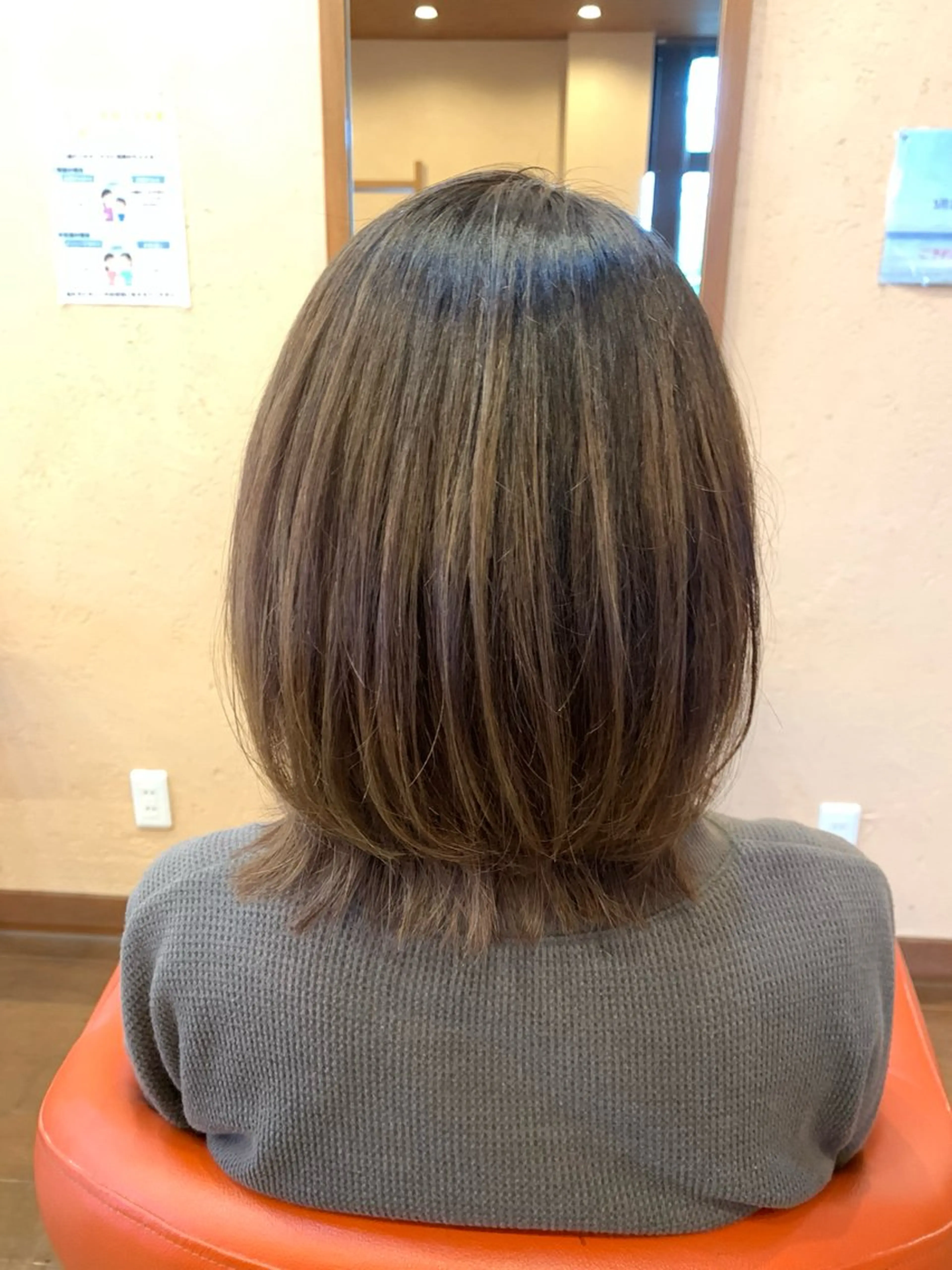 ミディアム ハイライト 鶴田 拓也のヘアスタイル