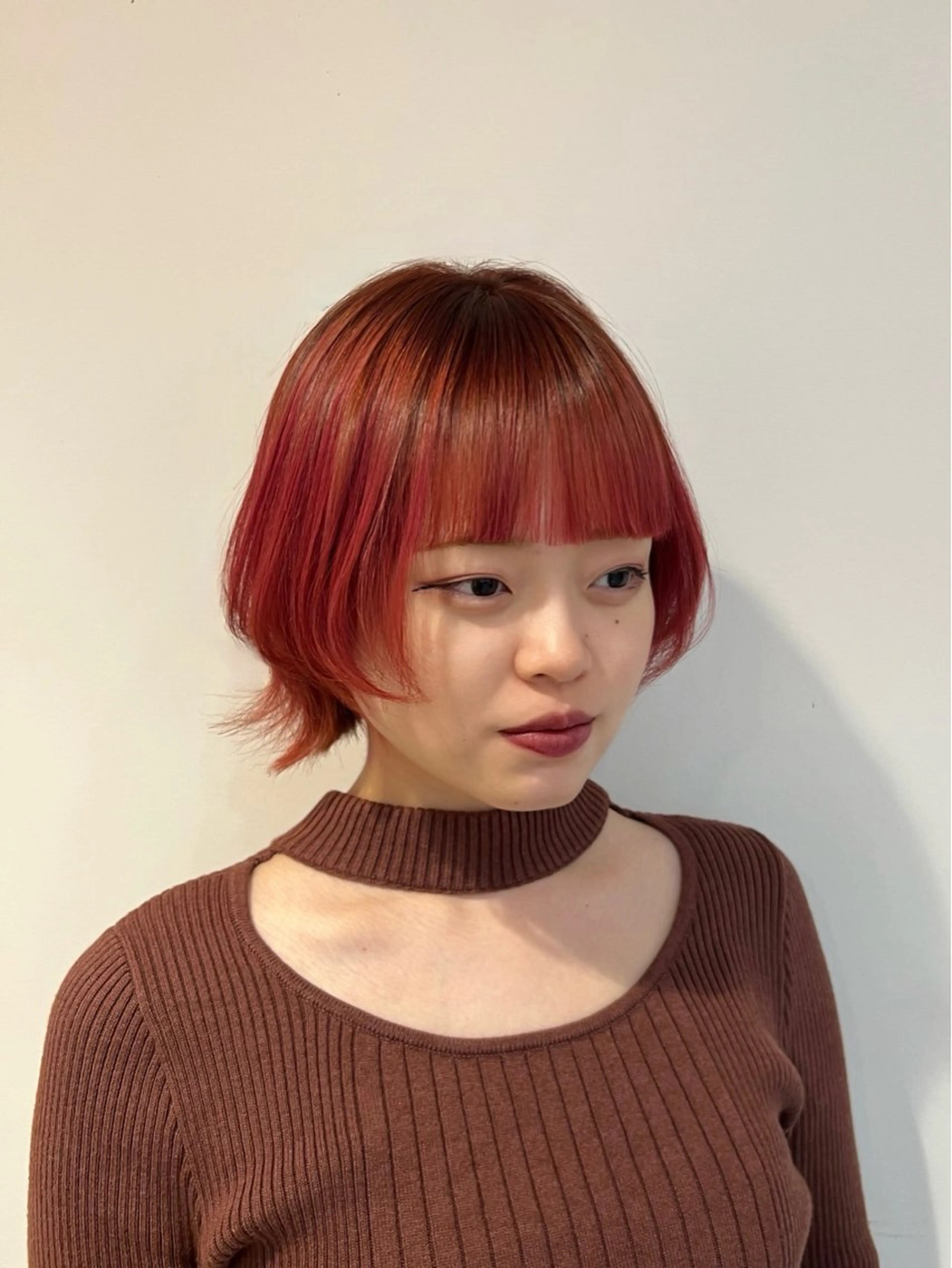 ショート カラー ブリーチ レッドカラー カット ヘアカラー mizuki ,のヘアスタイル