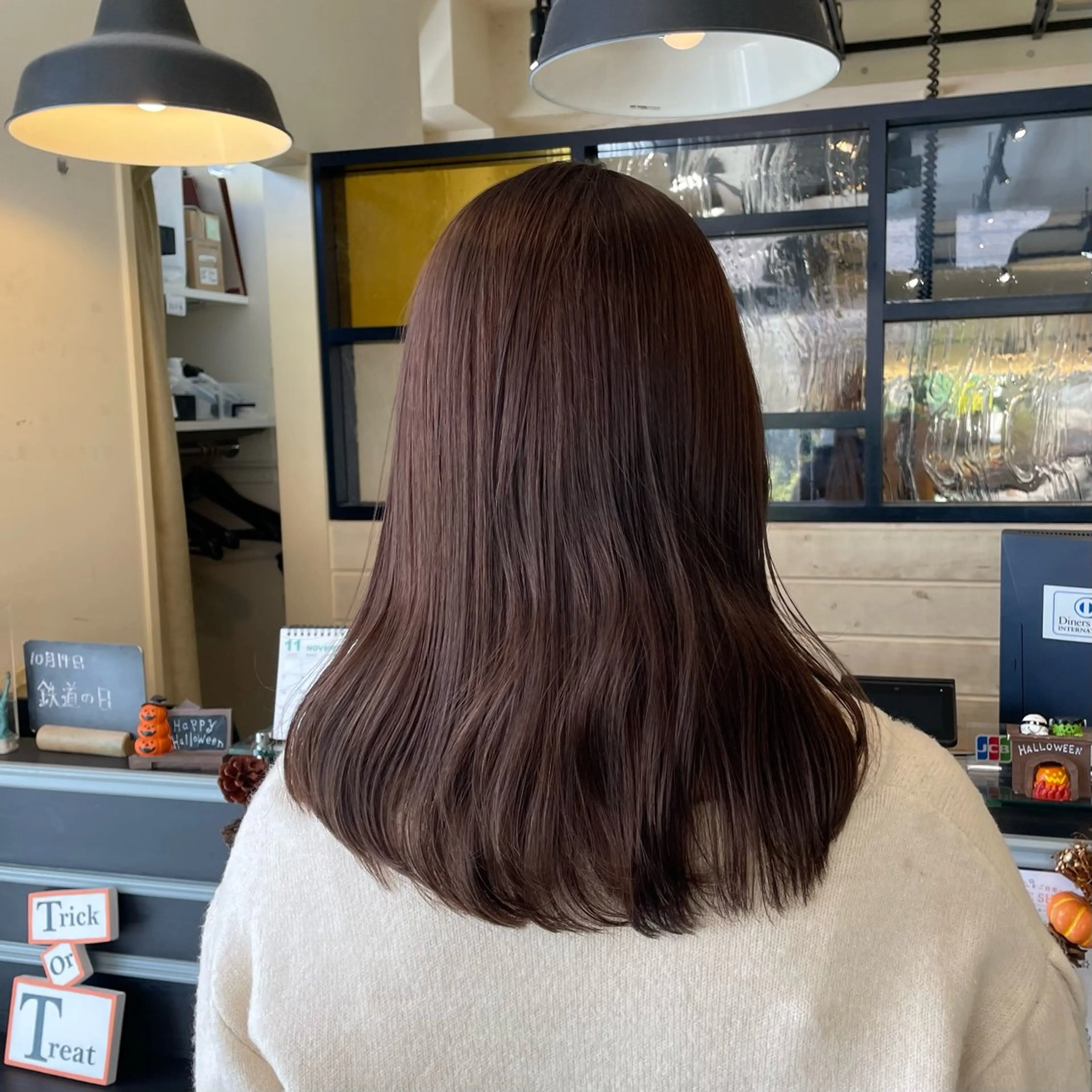 セミロング カラー スナコザワ レナのヘアスタイル