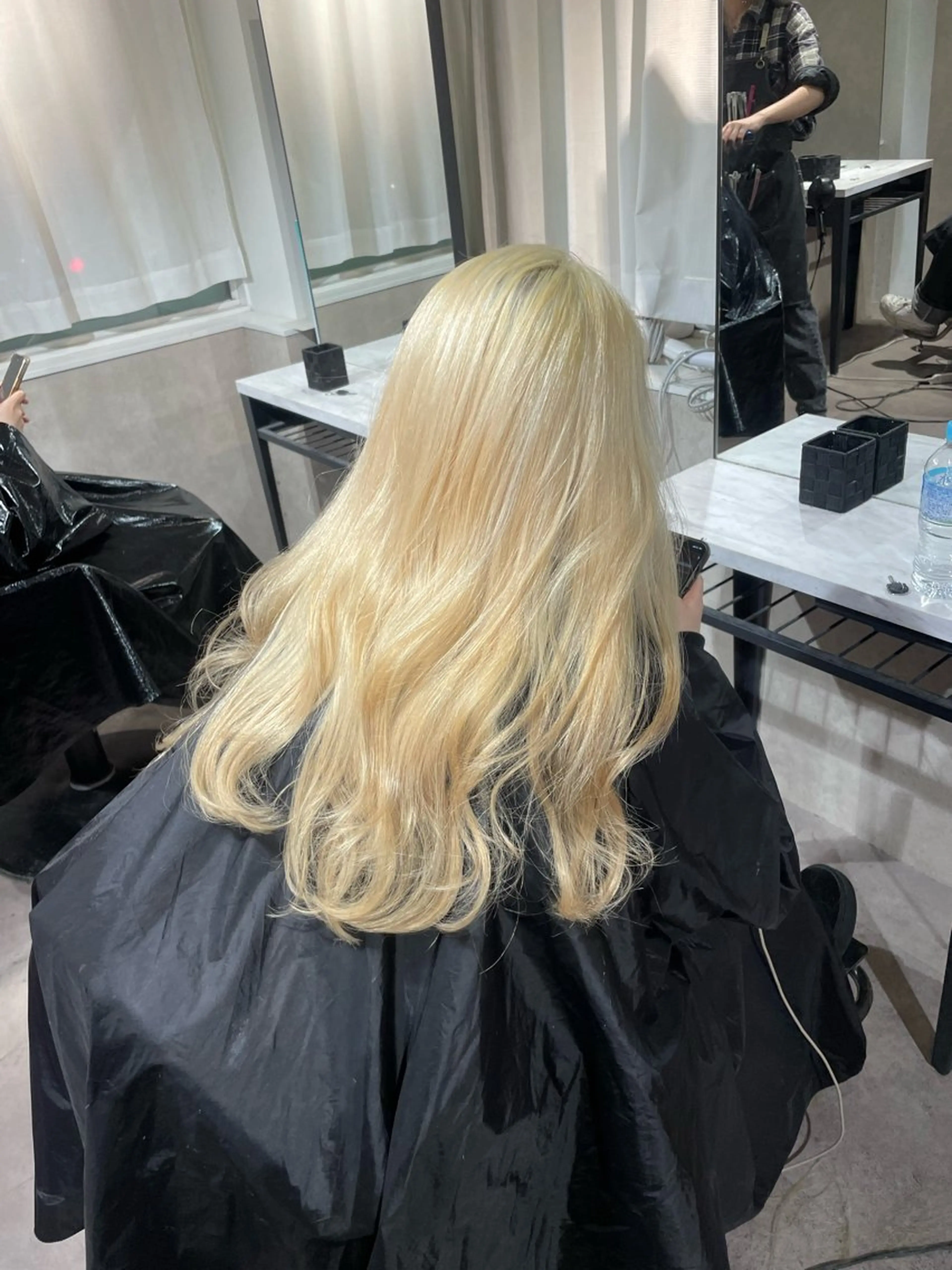 ロング カラー ブロンド 🇰🇷ハイトーン× 韓国レイヤー레이어드のヘアスタイル