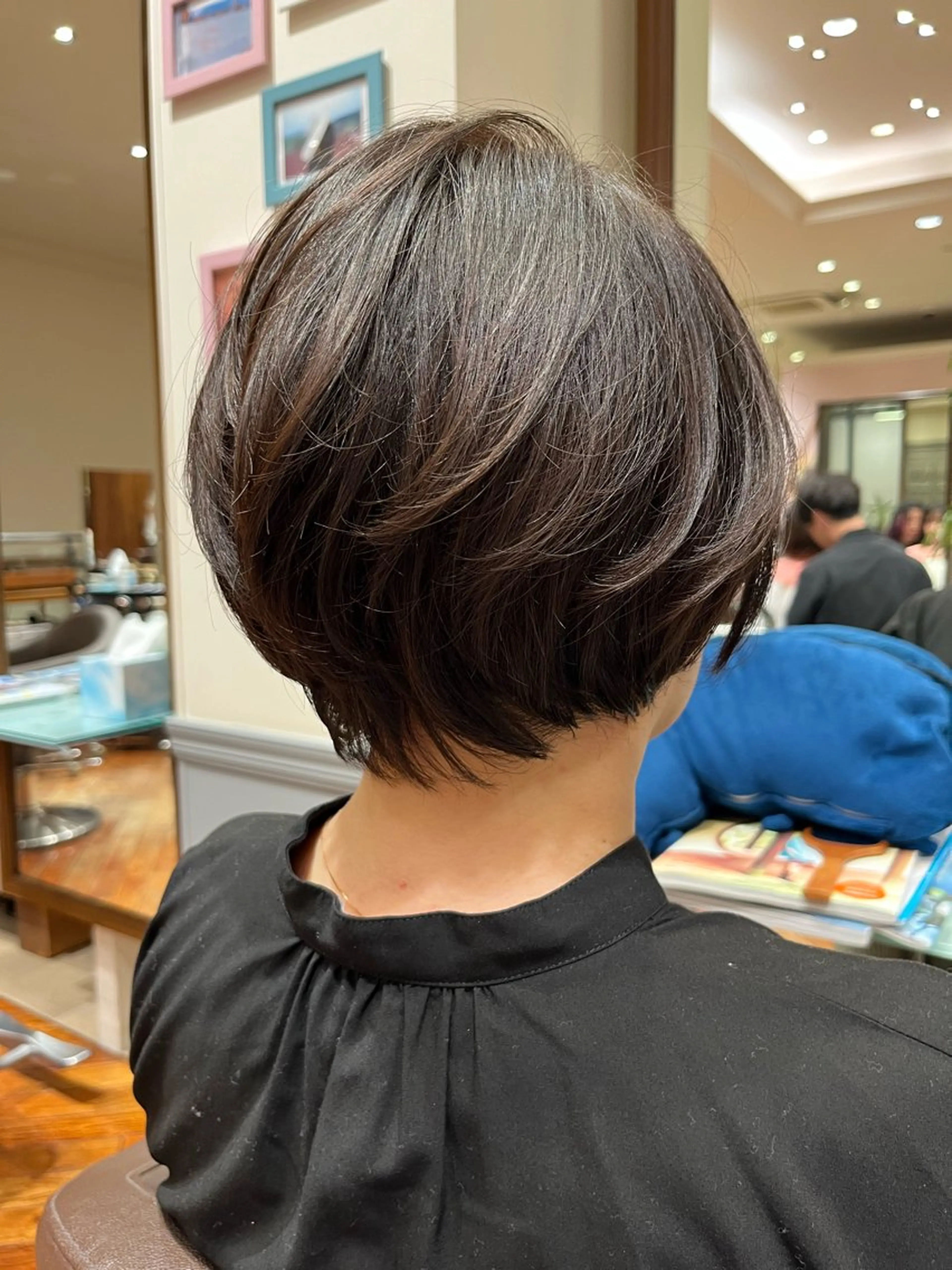 ショート ｼｮｰﾄｶｯﾄ 梅田 山下　すみれのヘアスタイル