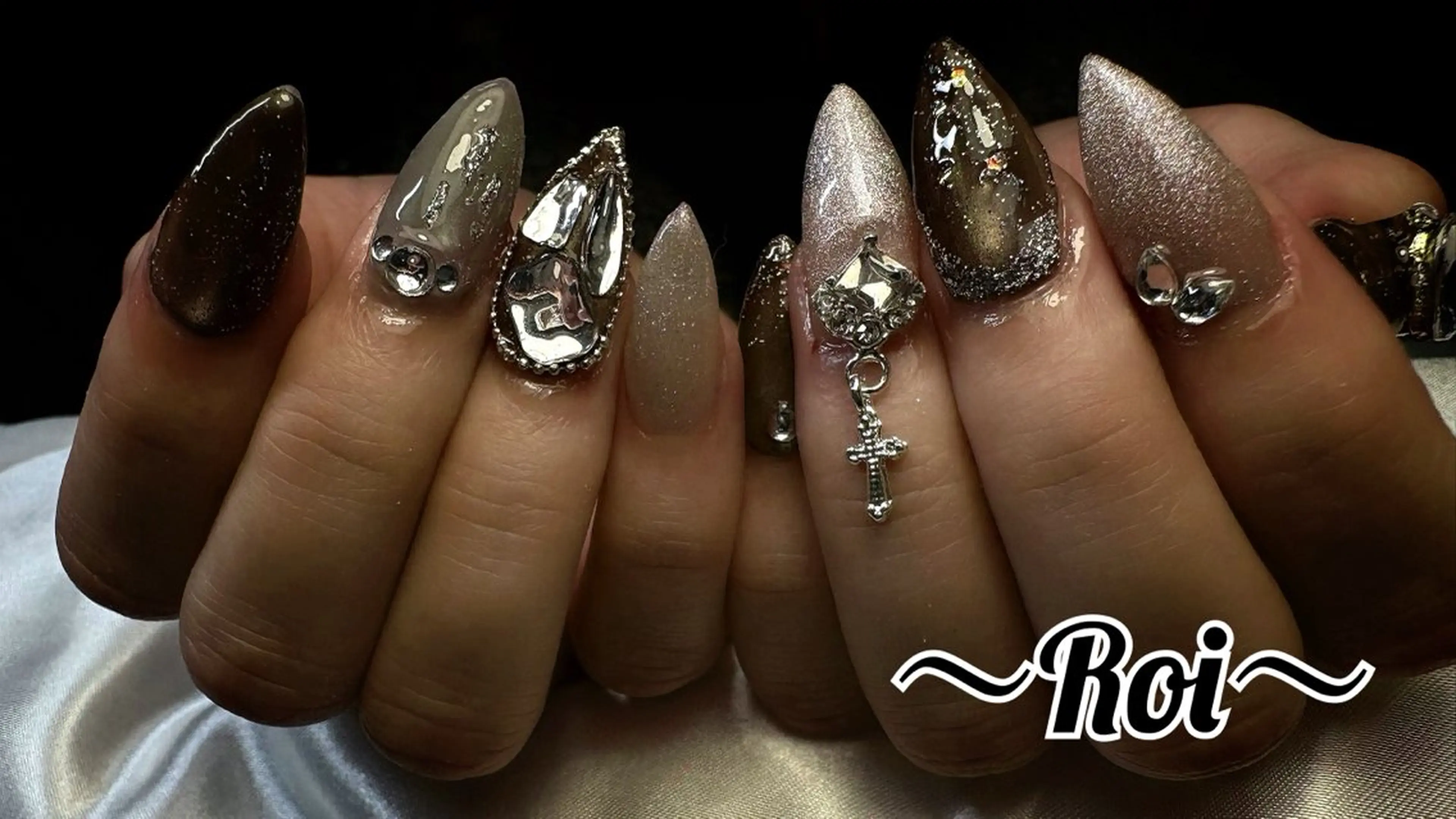 ネイル 持ち込み ハンドネイル ネイルサロン Roiのネイルデザイン