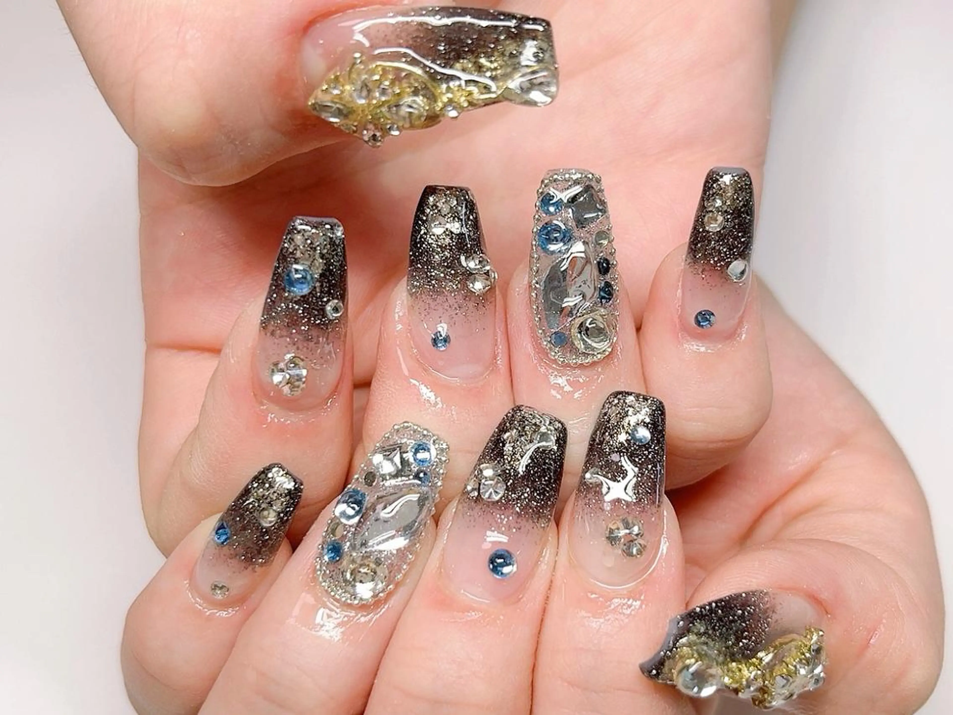 ネイル キラキラネイル ハンドネイル haruka 🧸のネイルデザイン