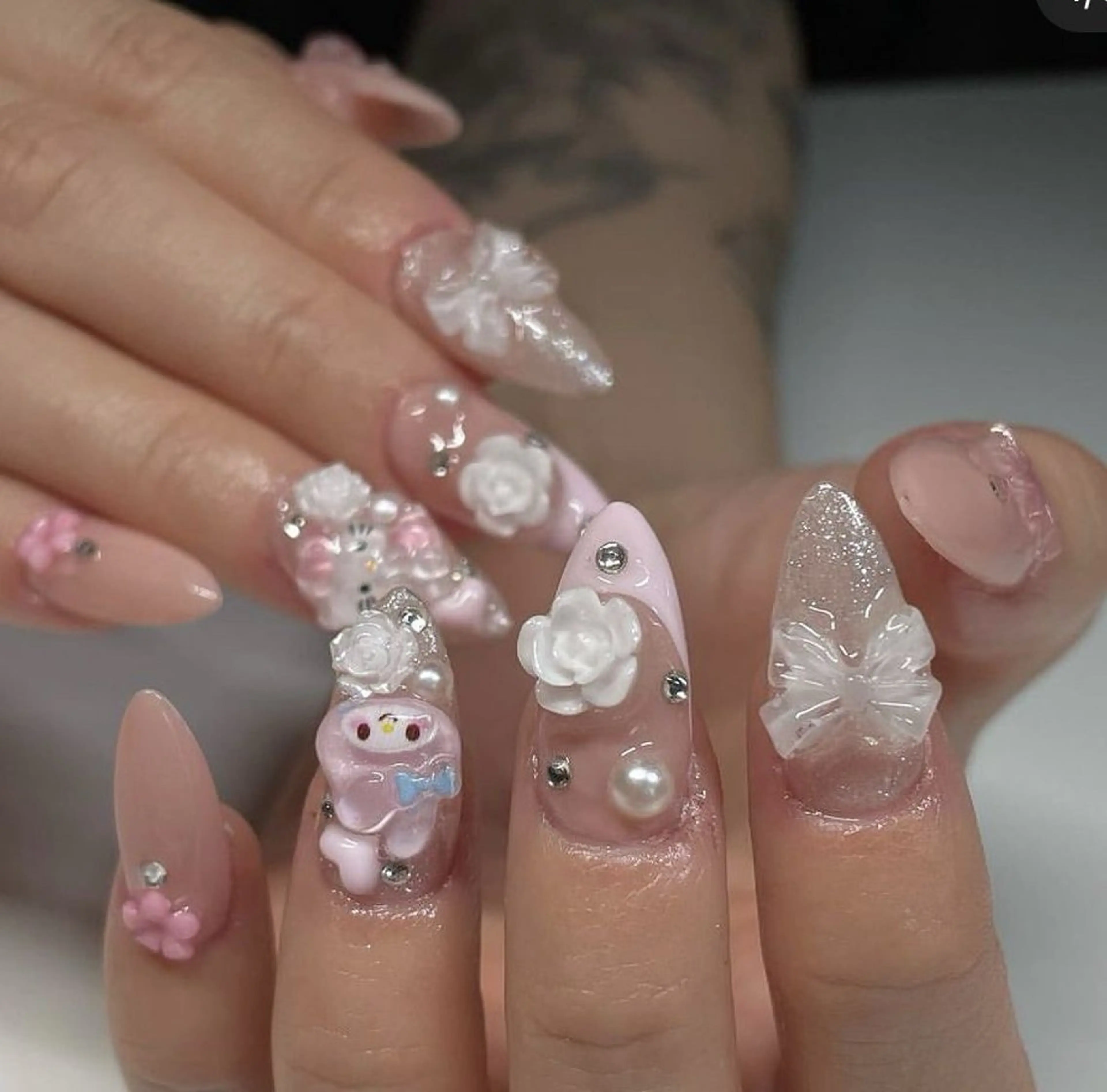 ネイル マグネットネイル ピンク ネイルチップ 冬ネイル Lee Nailsのネイルデザイン