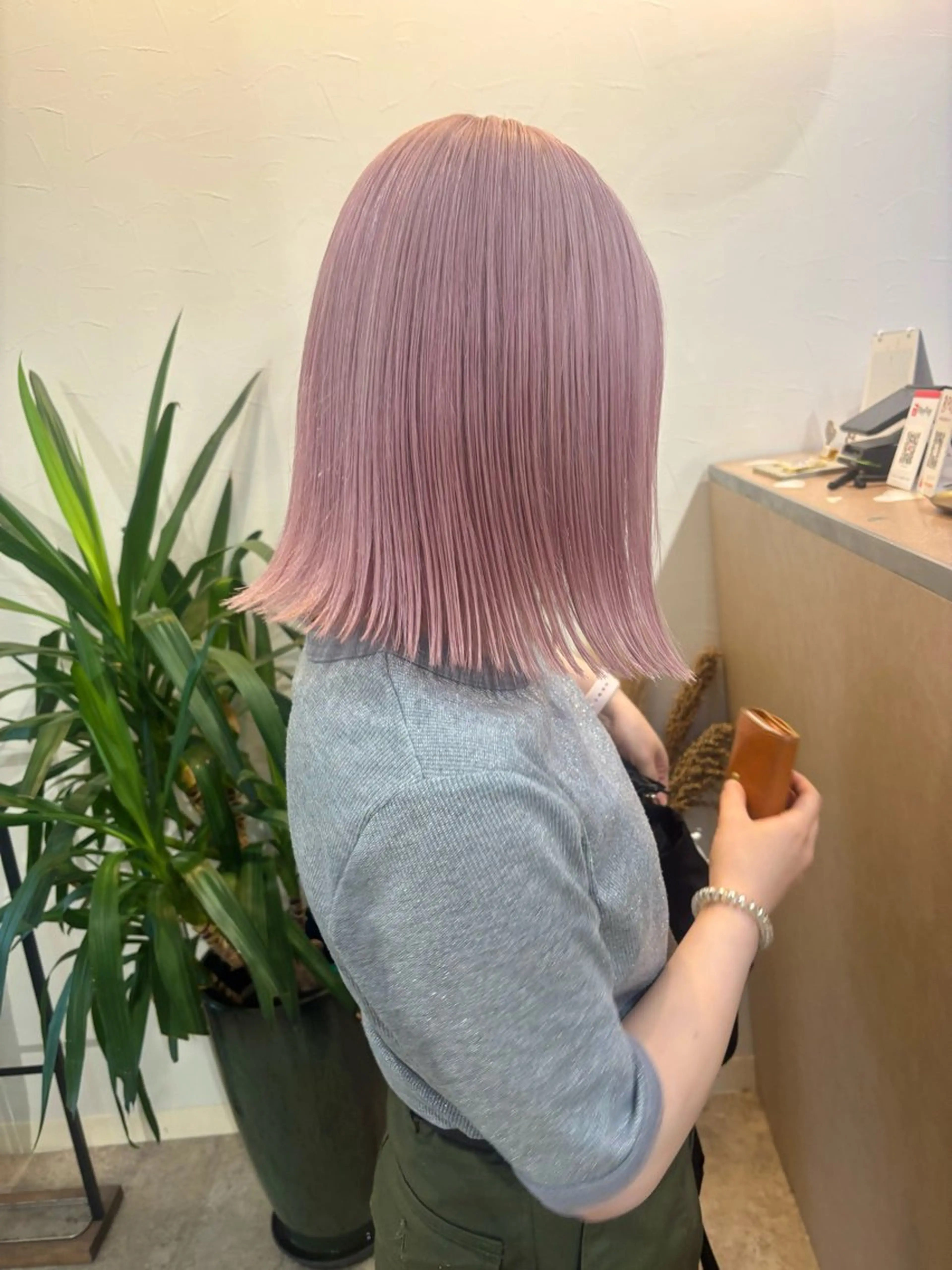 セミロング カラー ピンクカラー lani hair salon所属・SHOTO ハイトー ン/ブロンドカラーのヘアスタイル