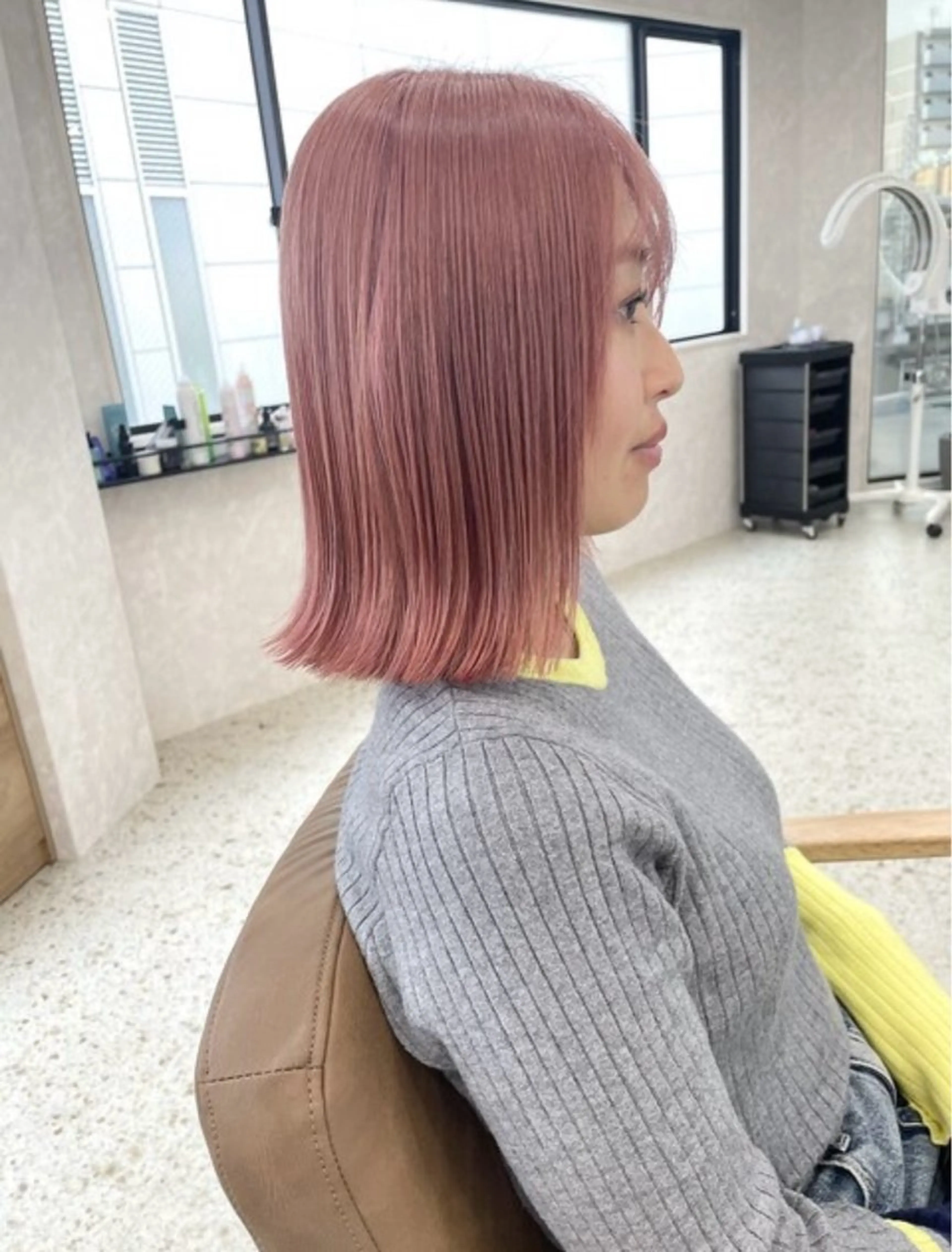 ミディアム カラー ベージュカラー ブリーチ ピンクカラー ピンクベージュ ヘアカラー 近藤 叶大のヘアスタイル