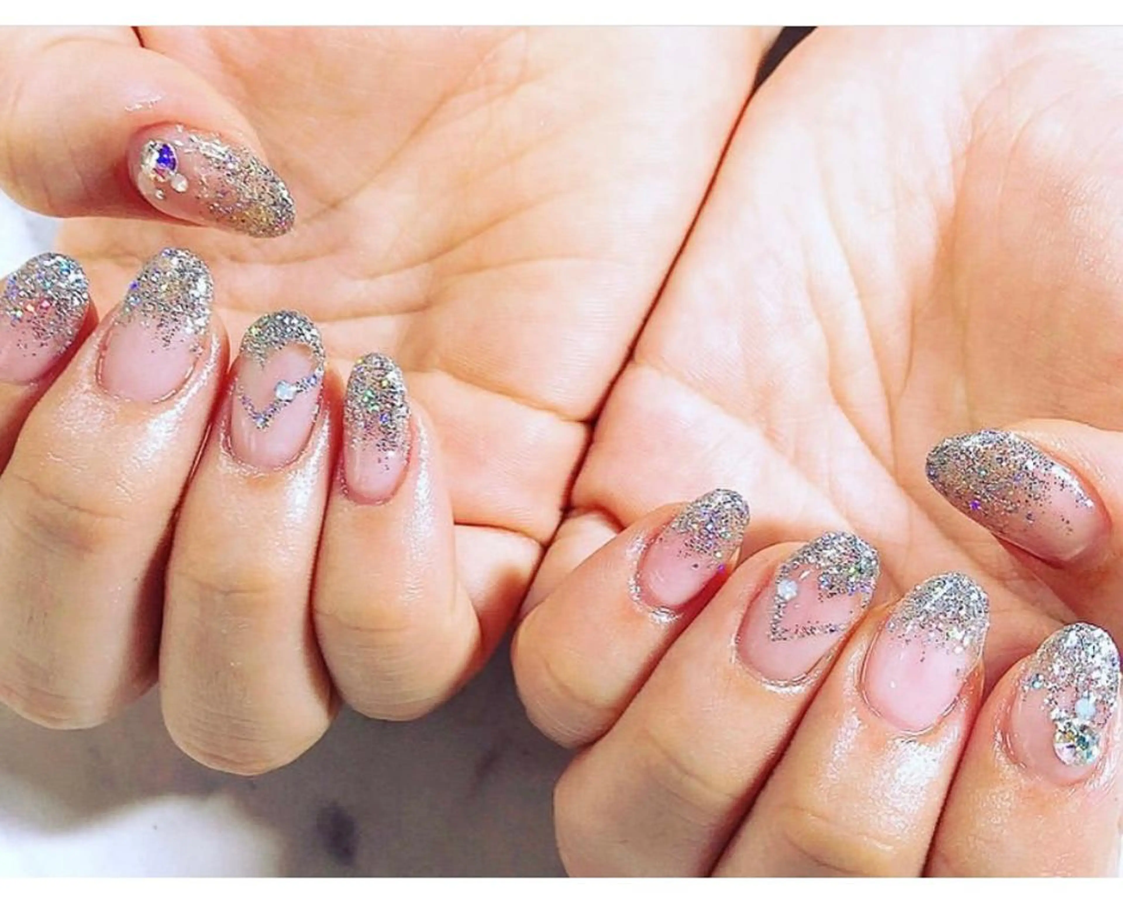 ネイル ジェルネイル グラデーション ハート ラメ(グリッター) ラメグラデーション A"nail ネイリストayanaのネイルデザイン