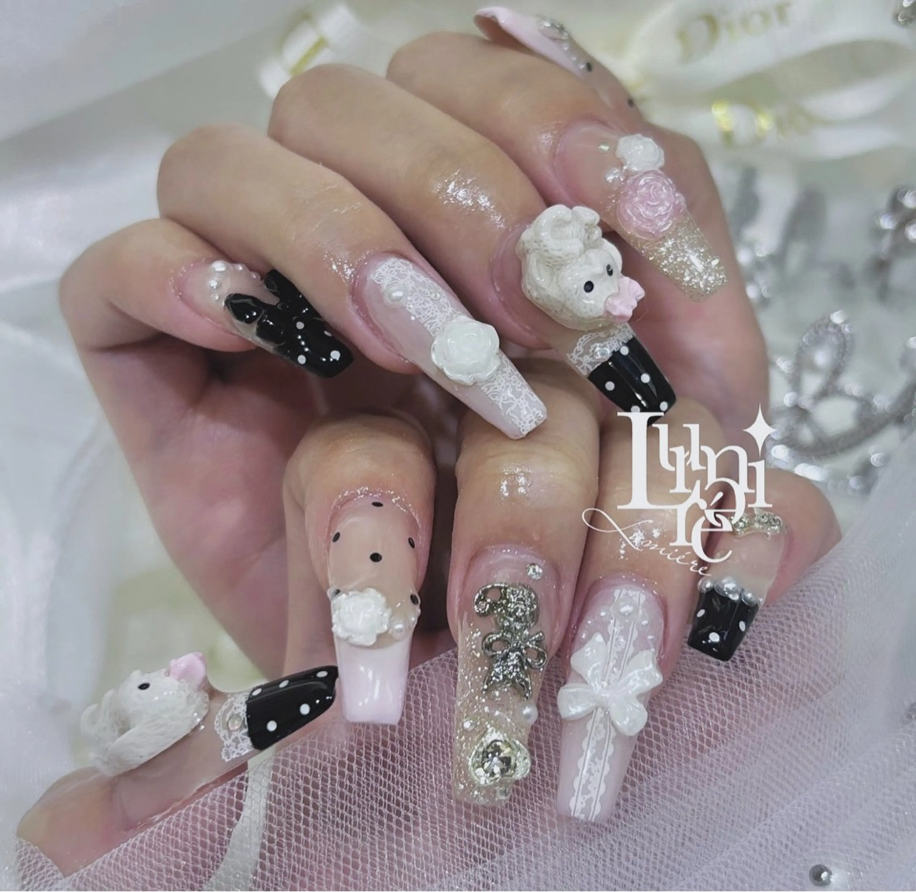 ネイル ハンドネイル Lumière/ ロング/ワンホンのネイルデザイン