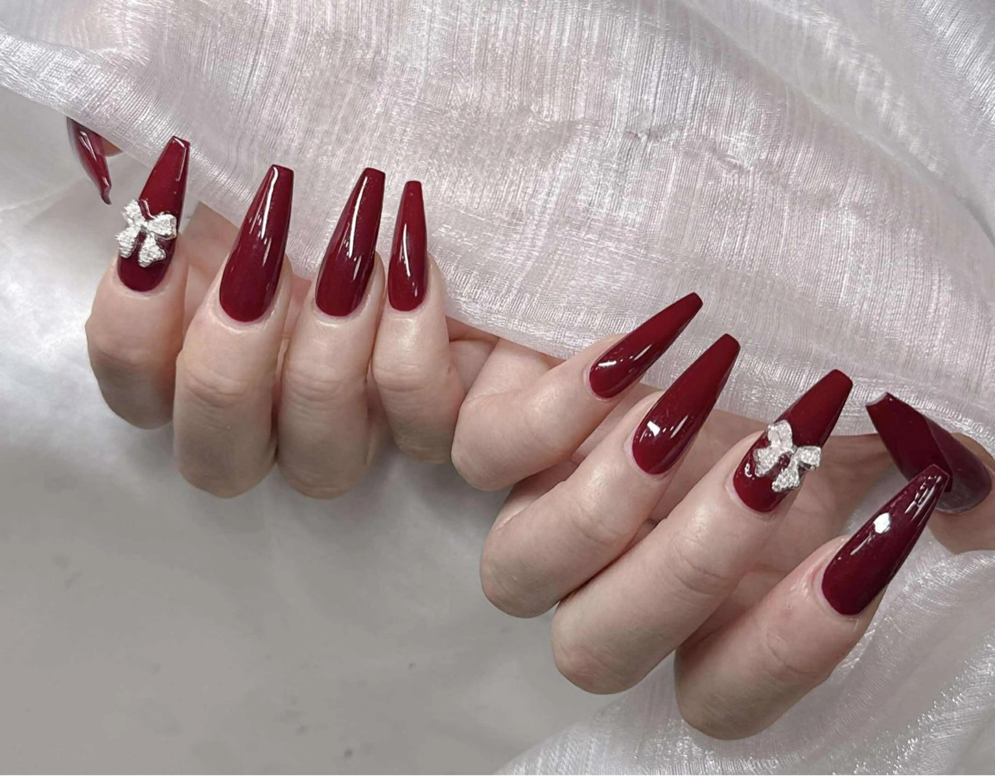 ネイル 長さ出し グラデーション 卒業式 キラキラネイル マグネットネイル ハンドネイル Lee Nailsのネイルデザイン