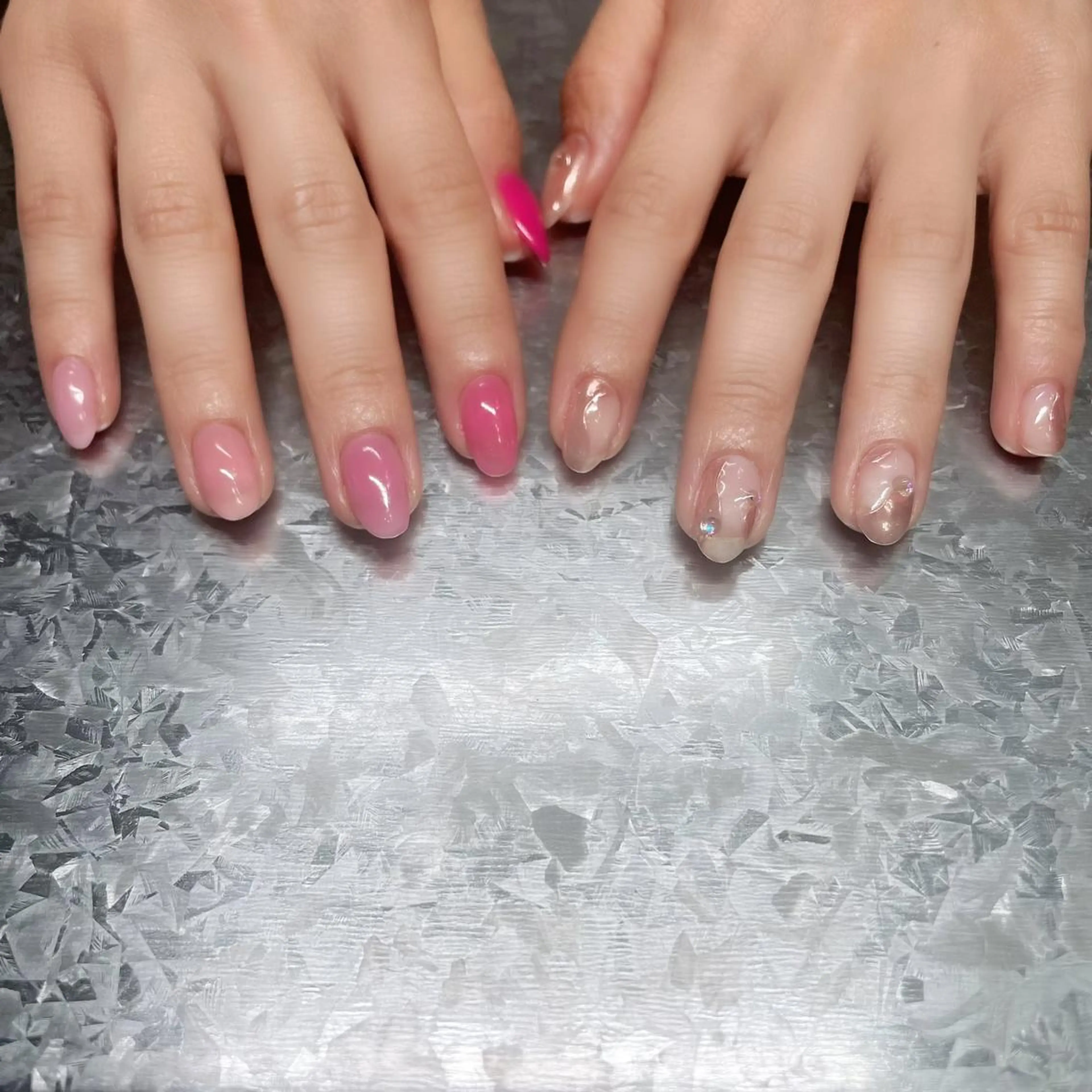 ネイル オーロラネイル 氷ネイル・うるうるネイル 韓国ネイル マグネットネイル ミラーネイル ハンドネイル VOLLMOND nailのネイルデザイン