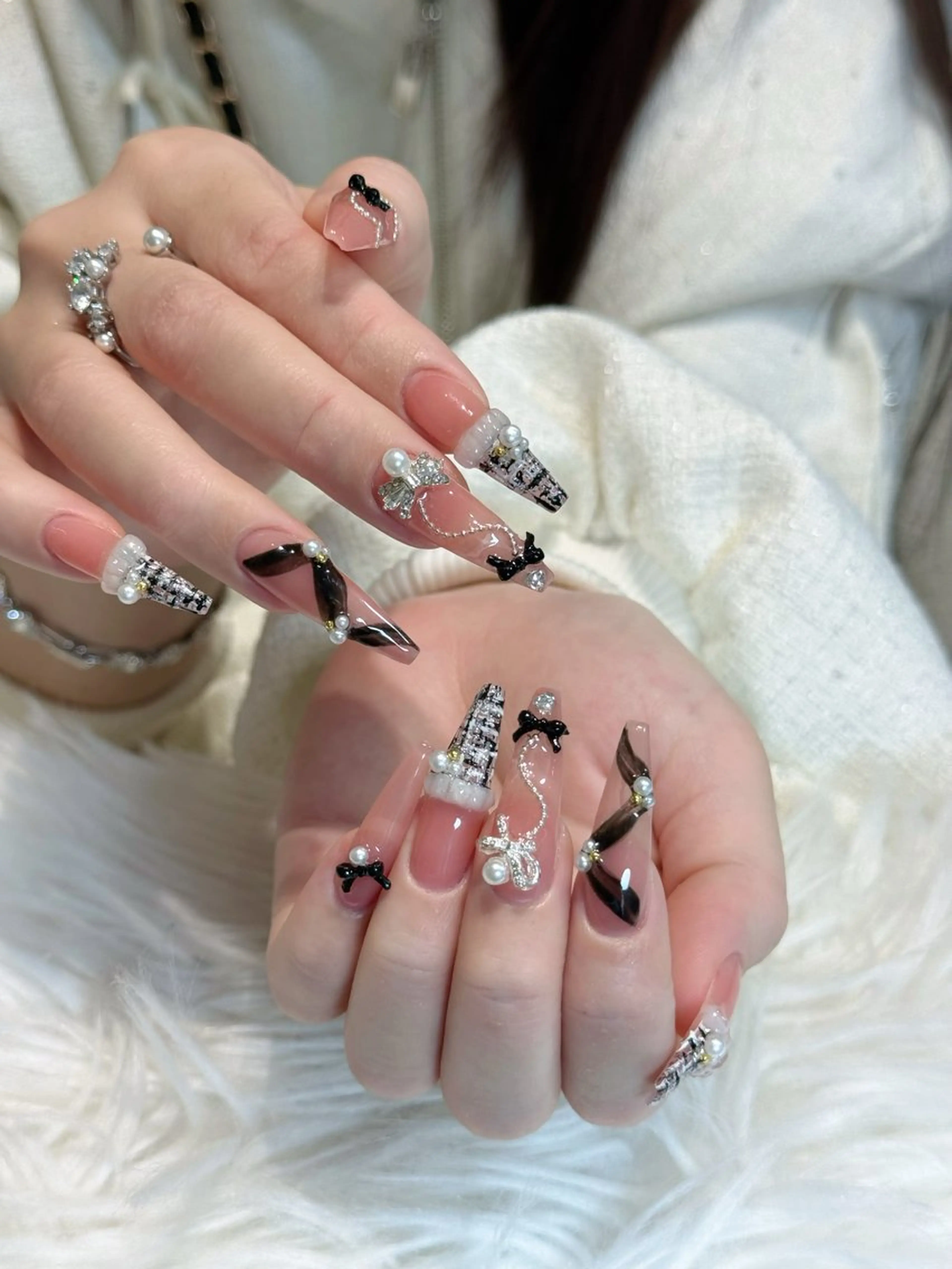 ネイル ボルドー ブラウン チークネイル ドット フットネイル Julli NailStudioのネイルデザイン