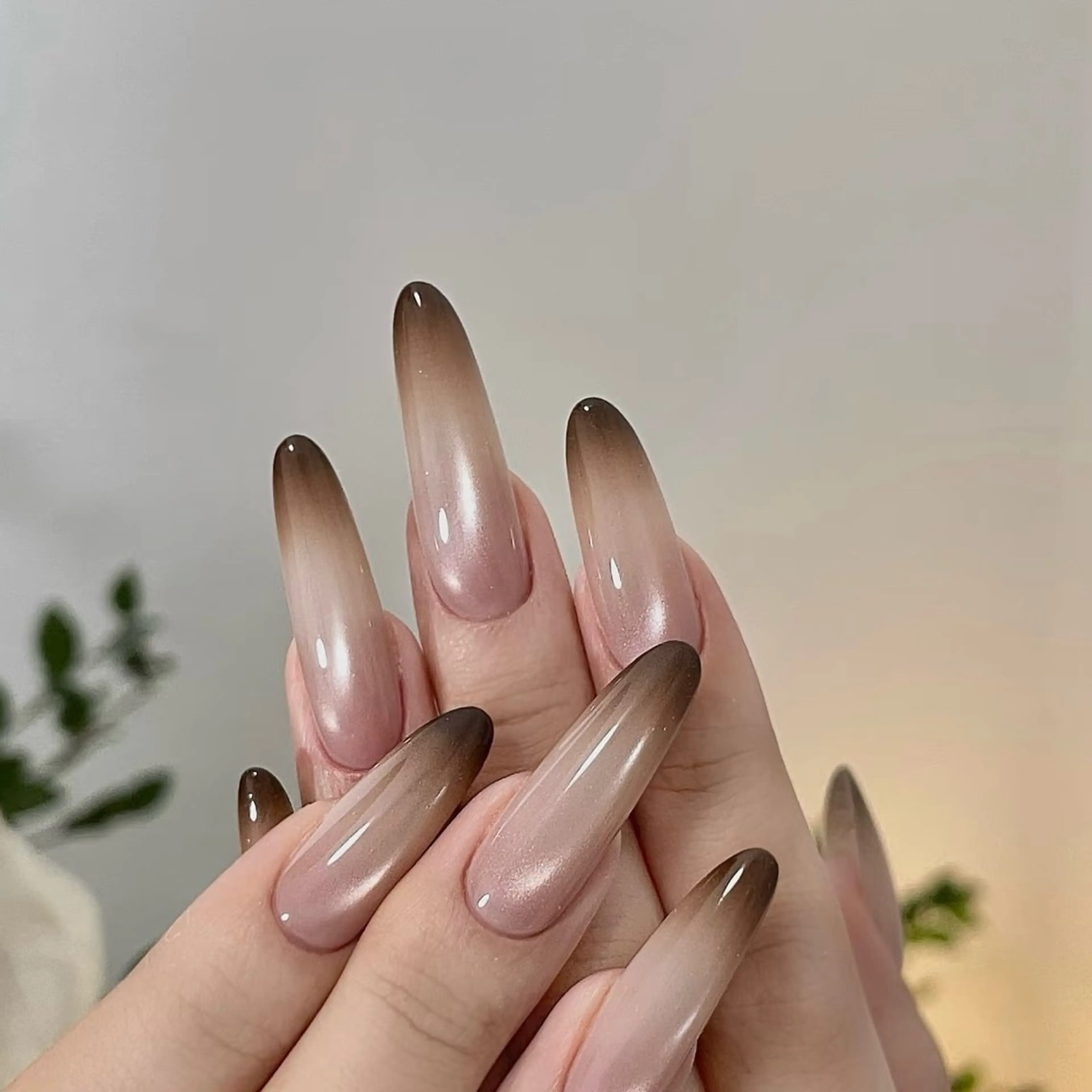 ロング ハンドネイル amireux所属・チ まるこのネイルデザイン