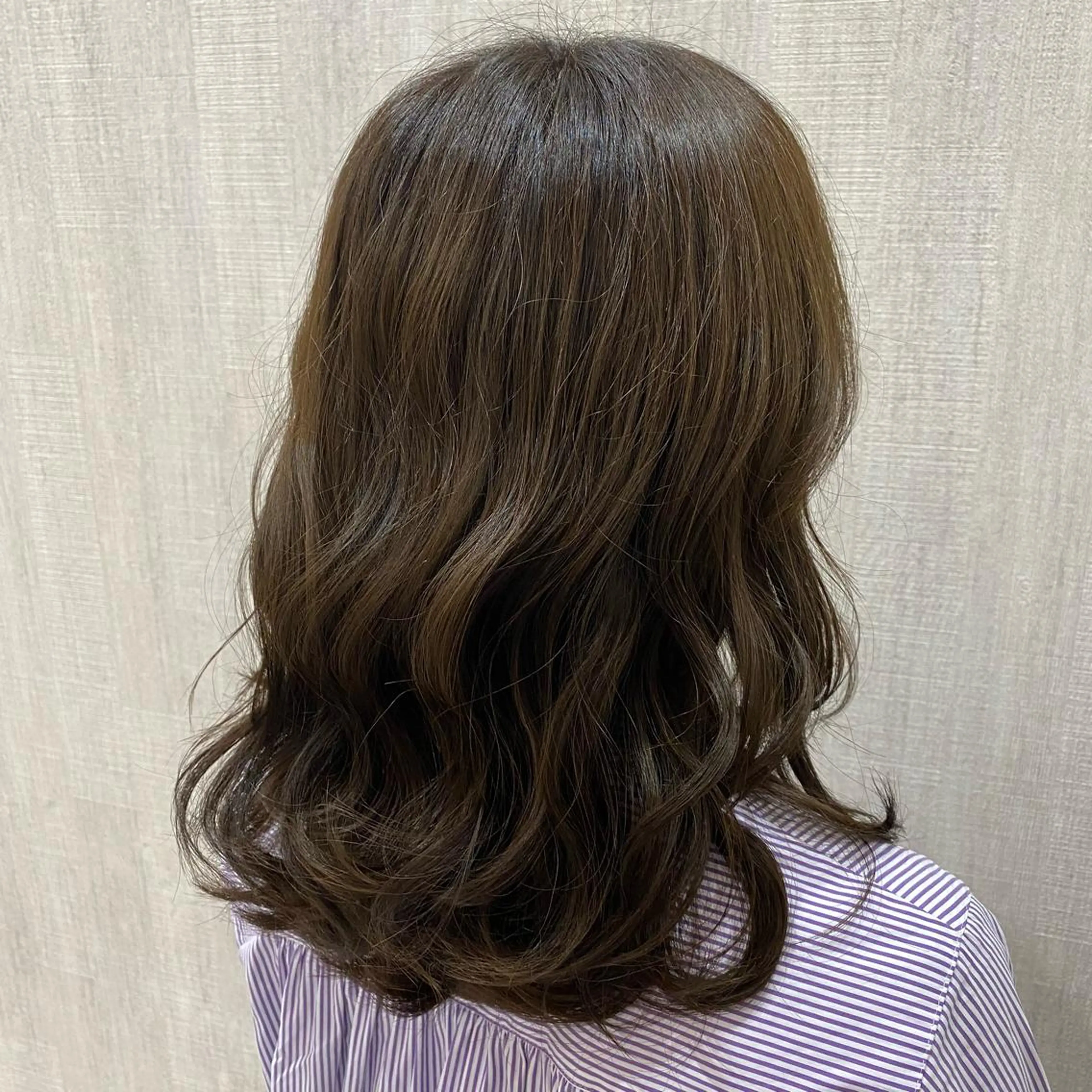 ミディアム カラー カット ヘアカラー トリートメント 🫧透け感⋆艶髪💎 山口アヤカのヘアスタイル