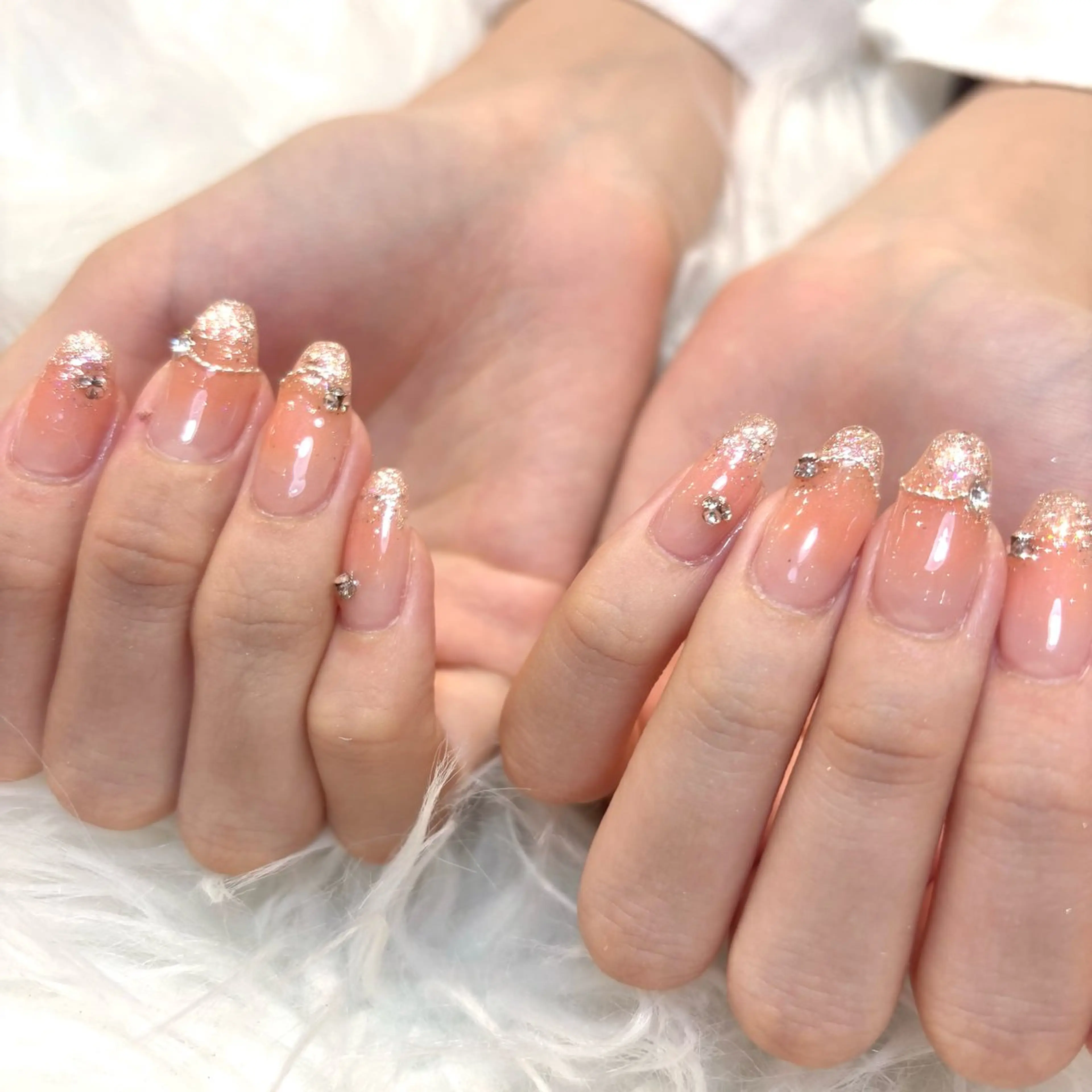 ネイル チークネイル ハンドネイル LIB VALLA Yuri🍭🖤のネイルデザイン