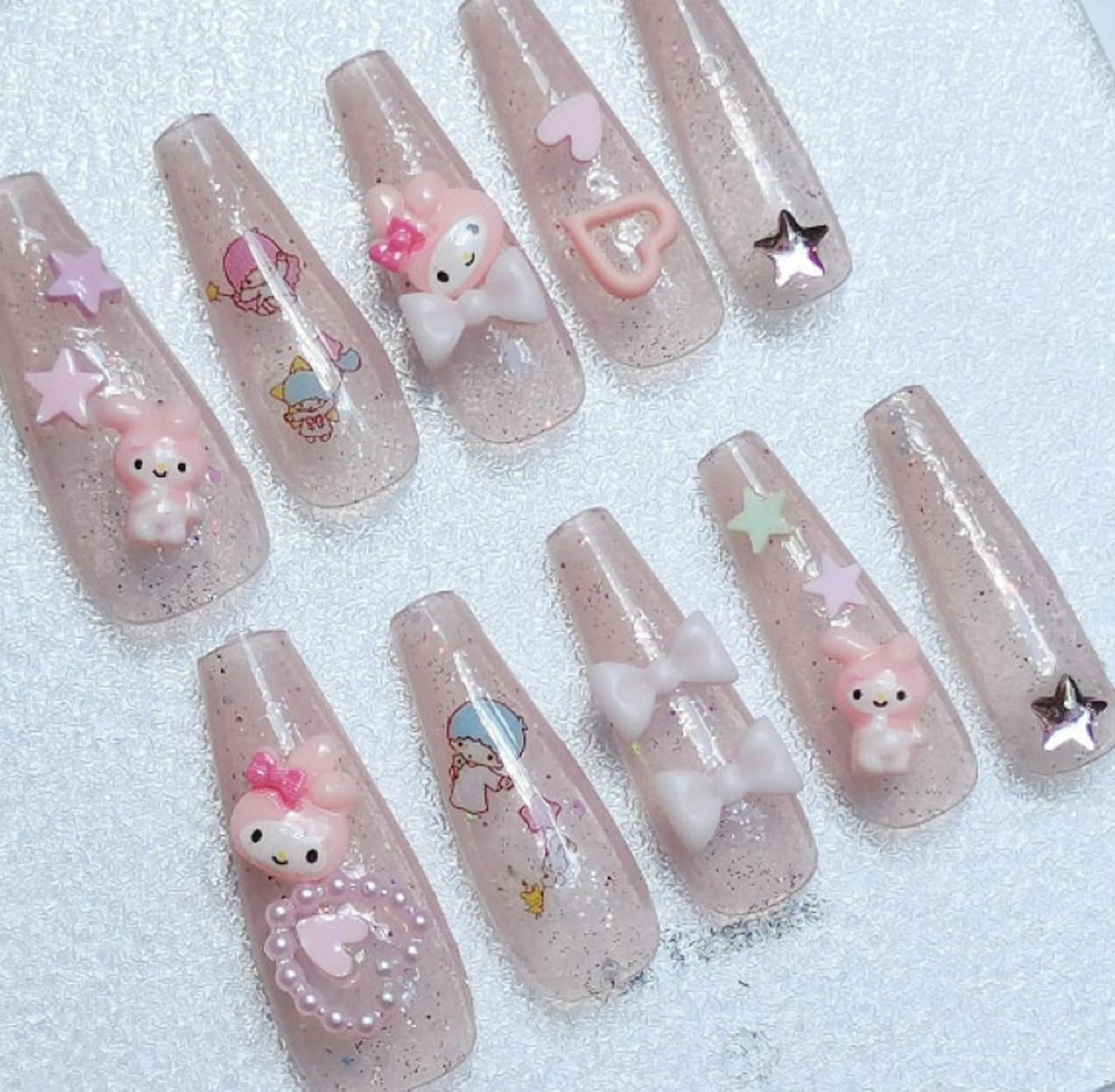 ネイル FF フィフィネイルサロンのネイルデザイン