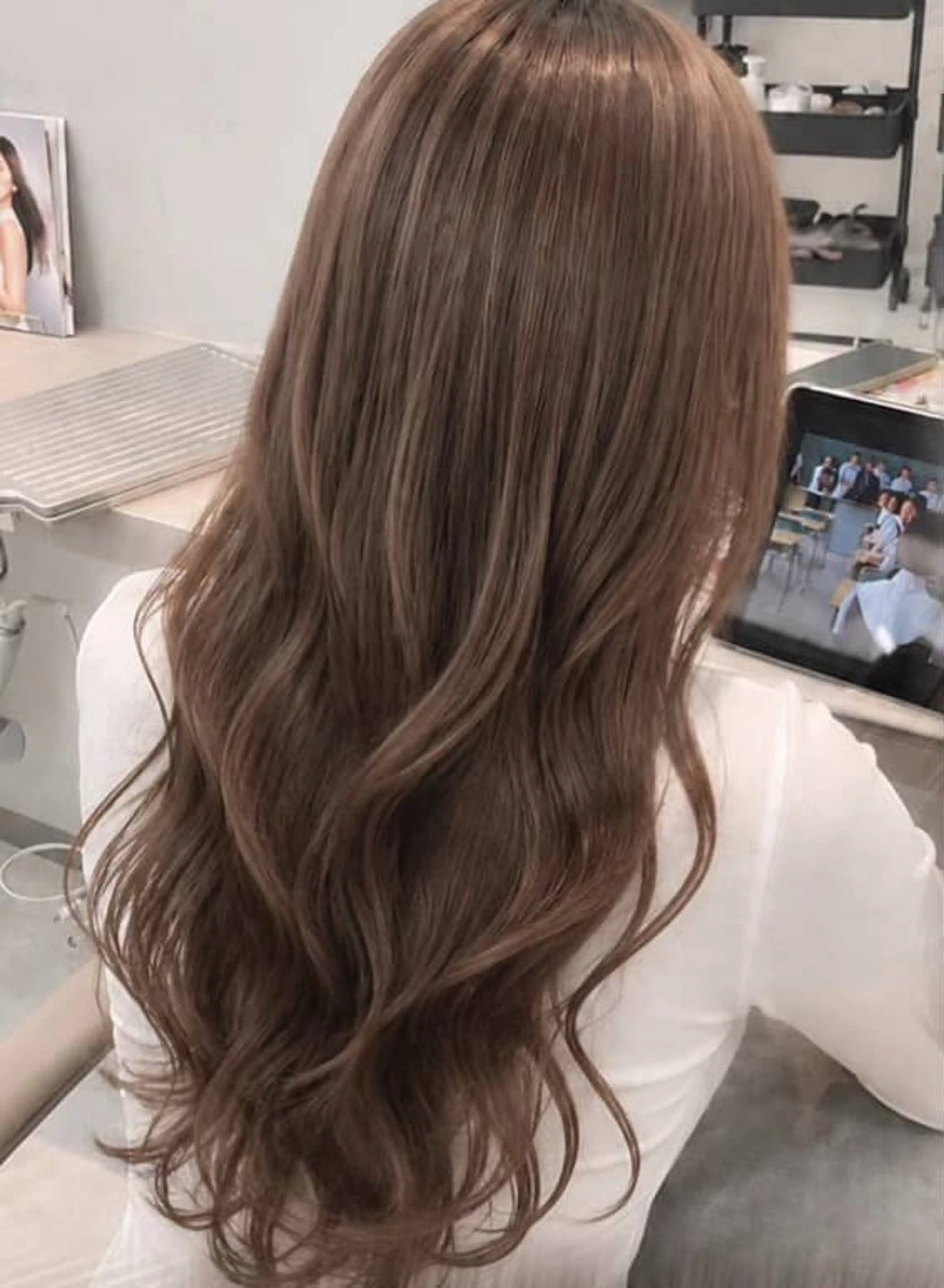 ロング カラー ヘアカラー 艶カラー ／韓国風カラーのヘアスタイル