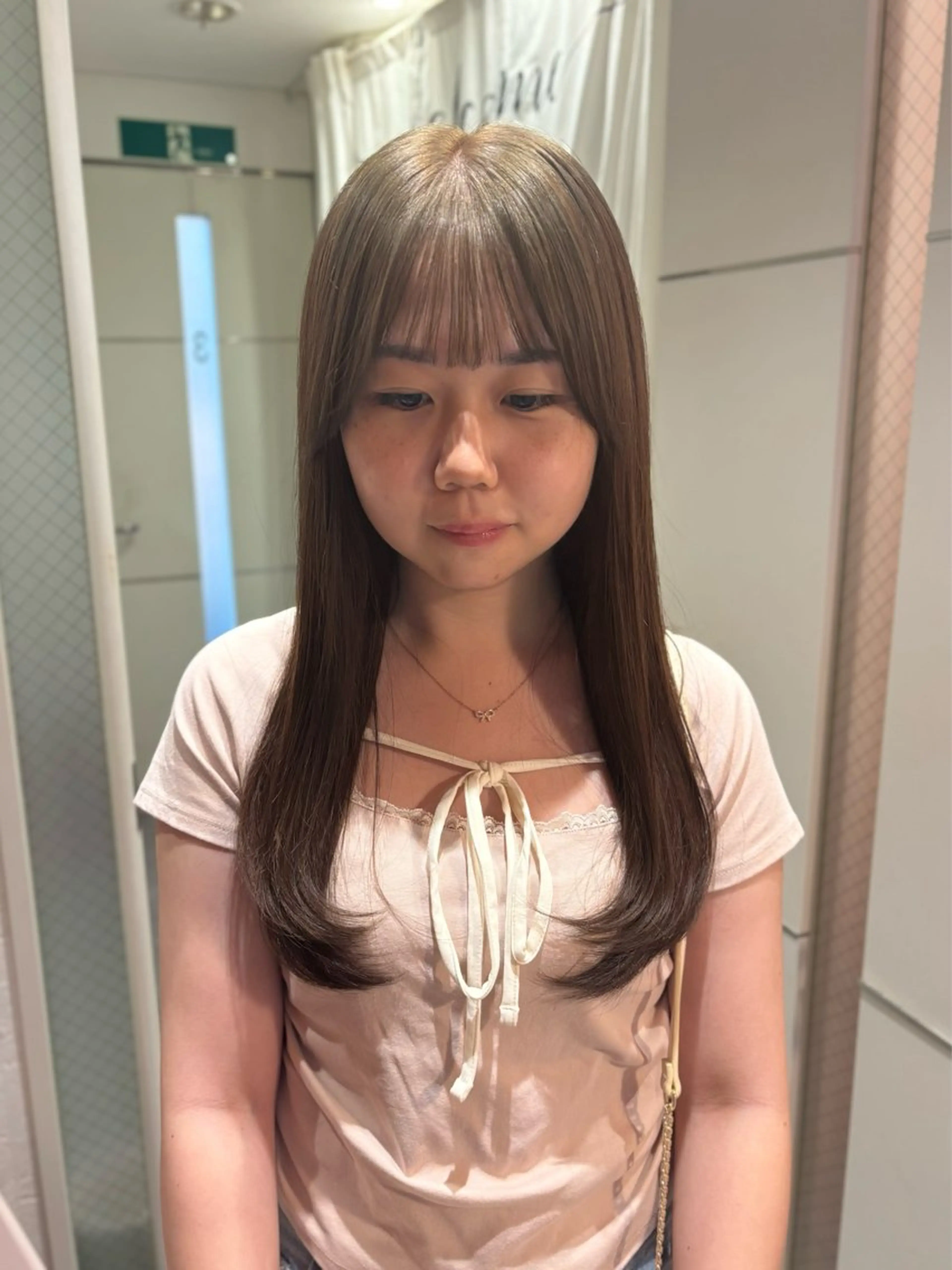ロング カラー ヘアアレンジ ベージュカラー ブリーチ 透明感カラー ダブルカラー ブリーチなしカラー 【韓国ヘア/透明感 カラー】makotoのヘアスタイル