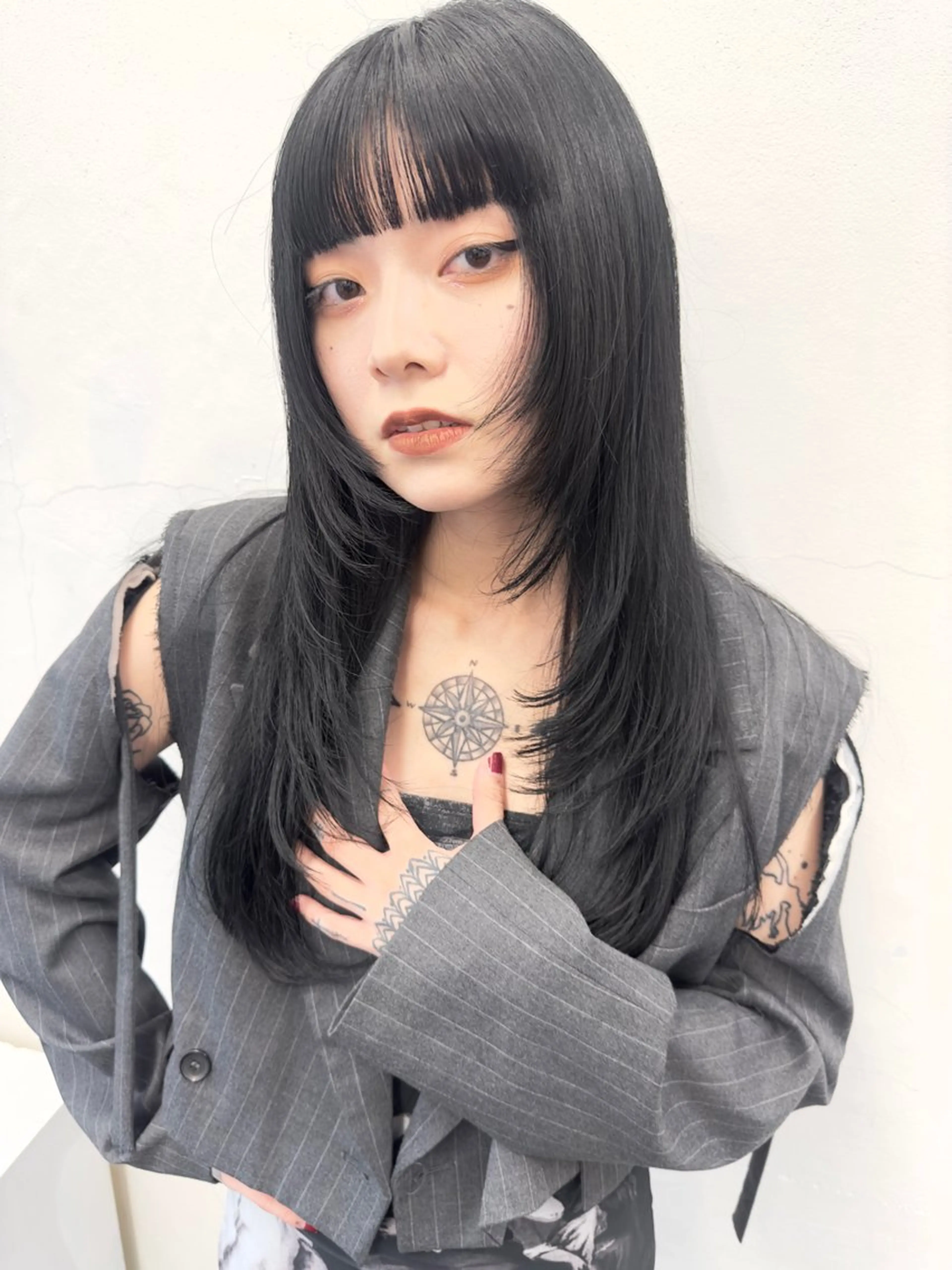 ロング カラー アッシュ 黒髪 ブリーチ ブルーカラー ブルーブラック レイヤーカット/艶髪 ✨💭KIRARIのヘアスタイル