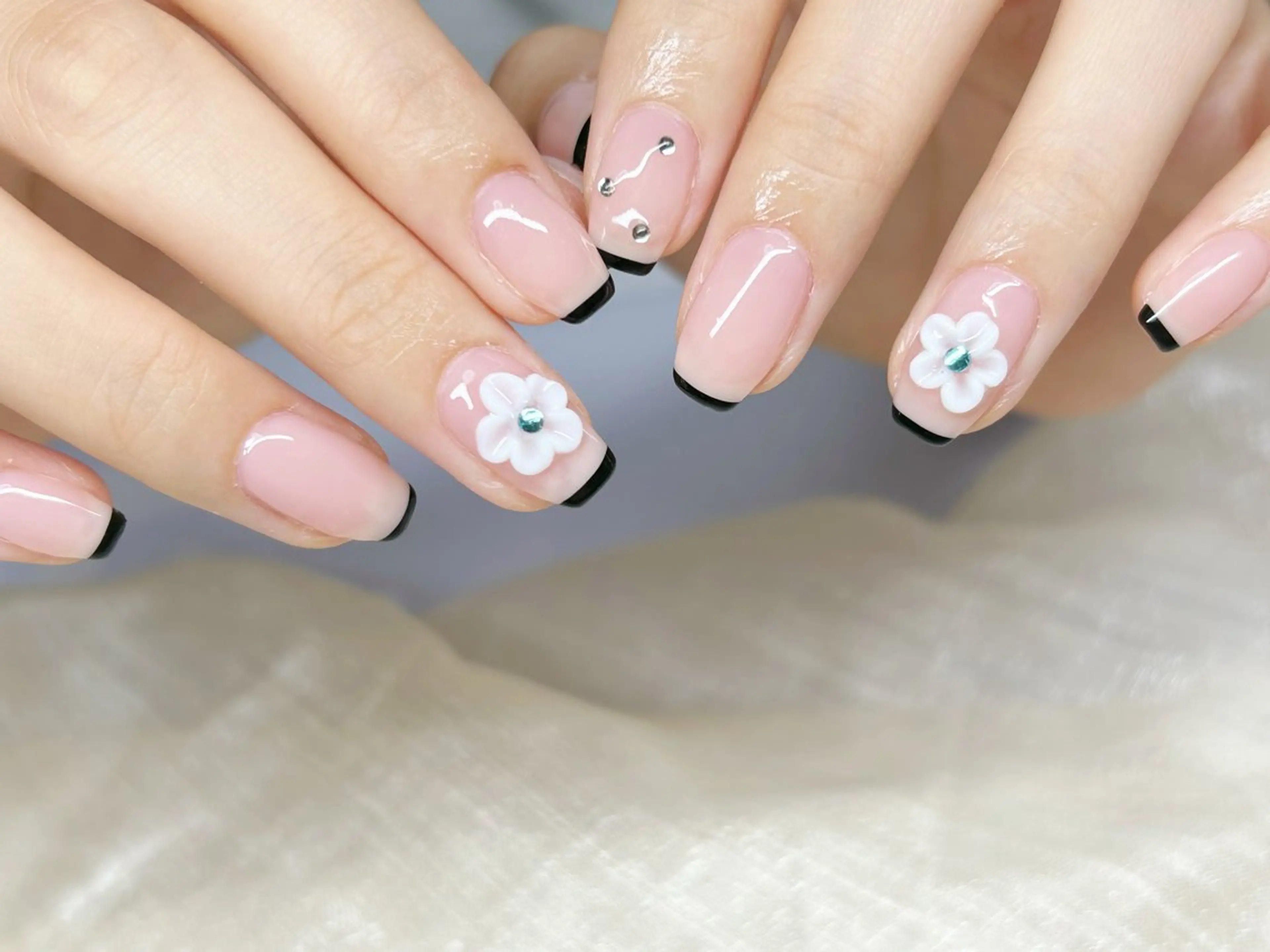 ネイル アートネイル チークネイル 成人式 入学式 長さ出し ハンドネイル Lino Nailのネイルデザイン