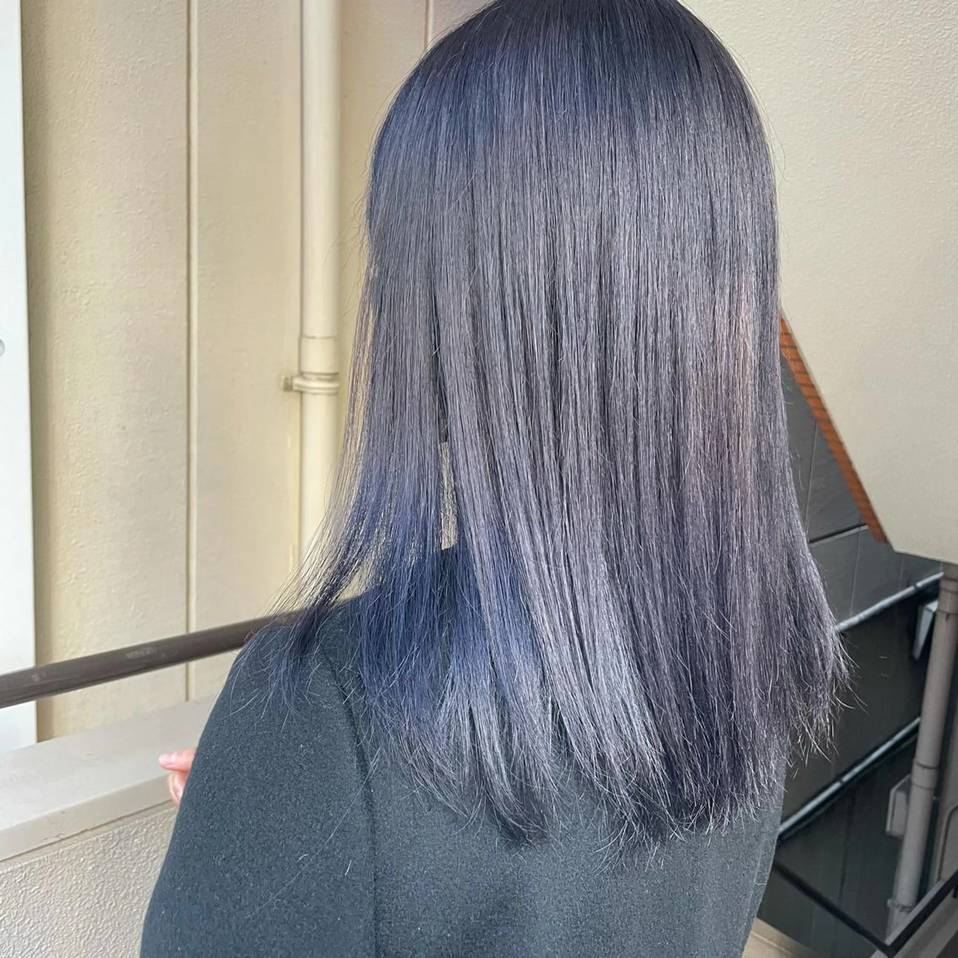 ミディアム カラー パーマ ヘアアレンジ メンズ キッズ ネイル マツエク・マツパ メンズブリーチ メンズインナーカラー メンズ韓国風 ブリーチ ケアブリーチ ヘアカラー トリートメント ヘアセット 切りっぱなしヘアボブ ミディアムヘアRYOのヘアスタイル