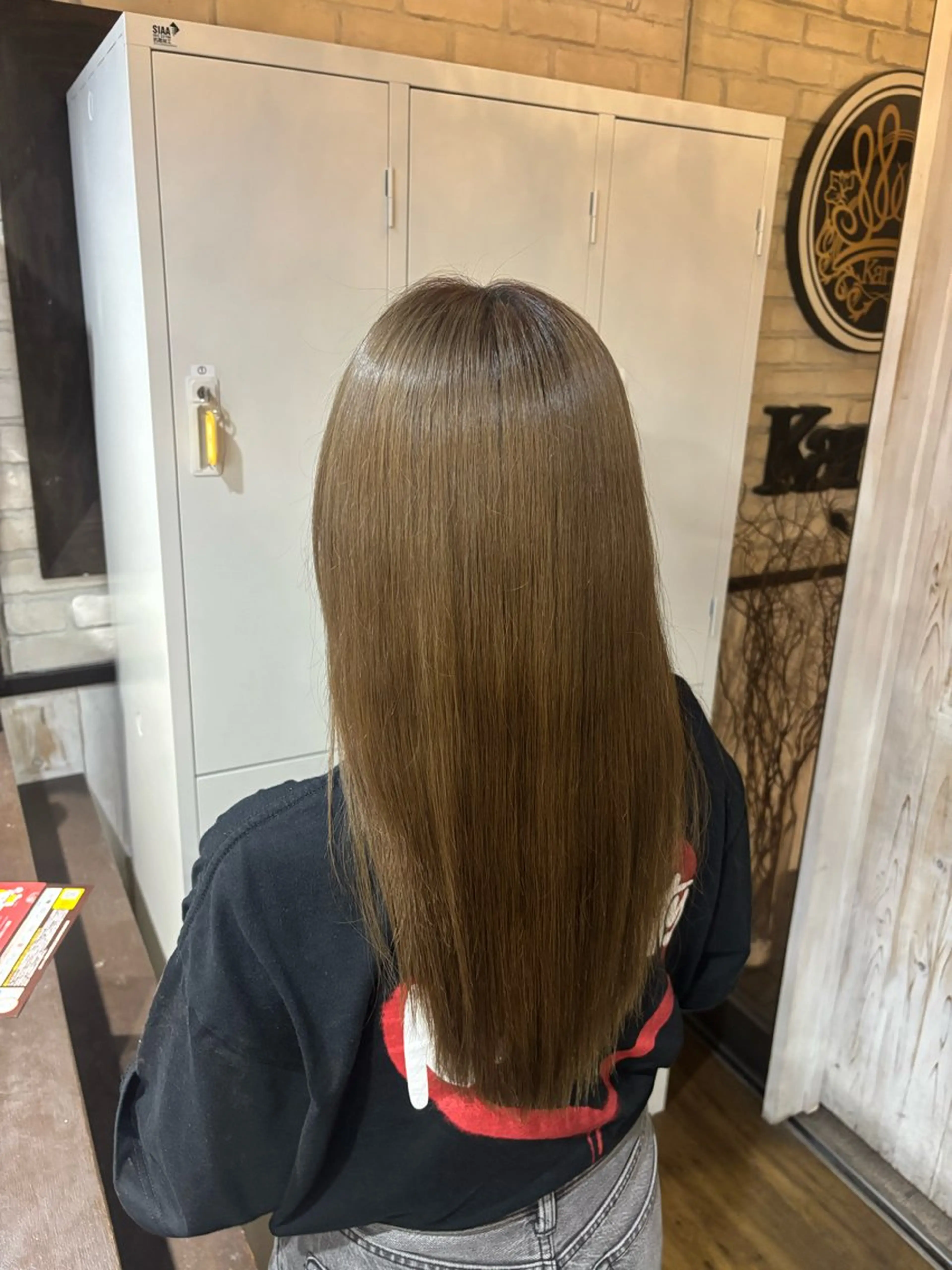 ロング カラー ブラウンカラー ヘアカラー 西山 ミユのヘアスタイル