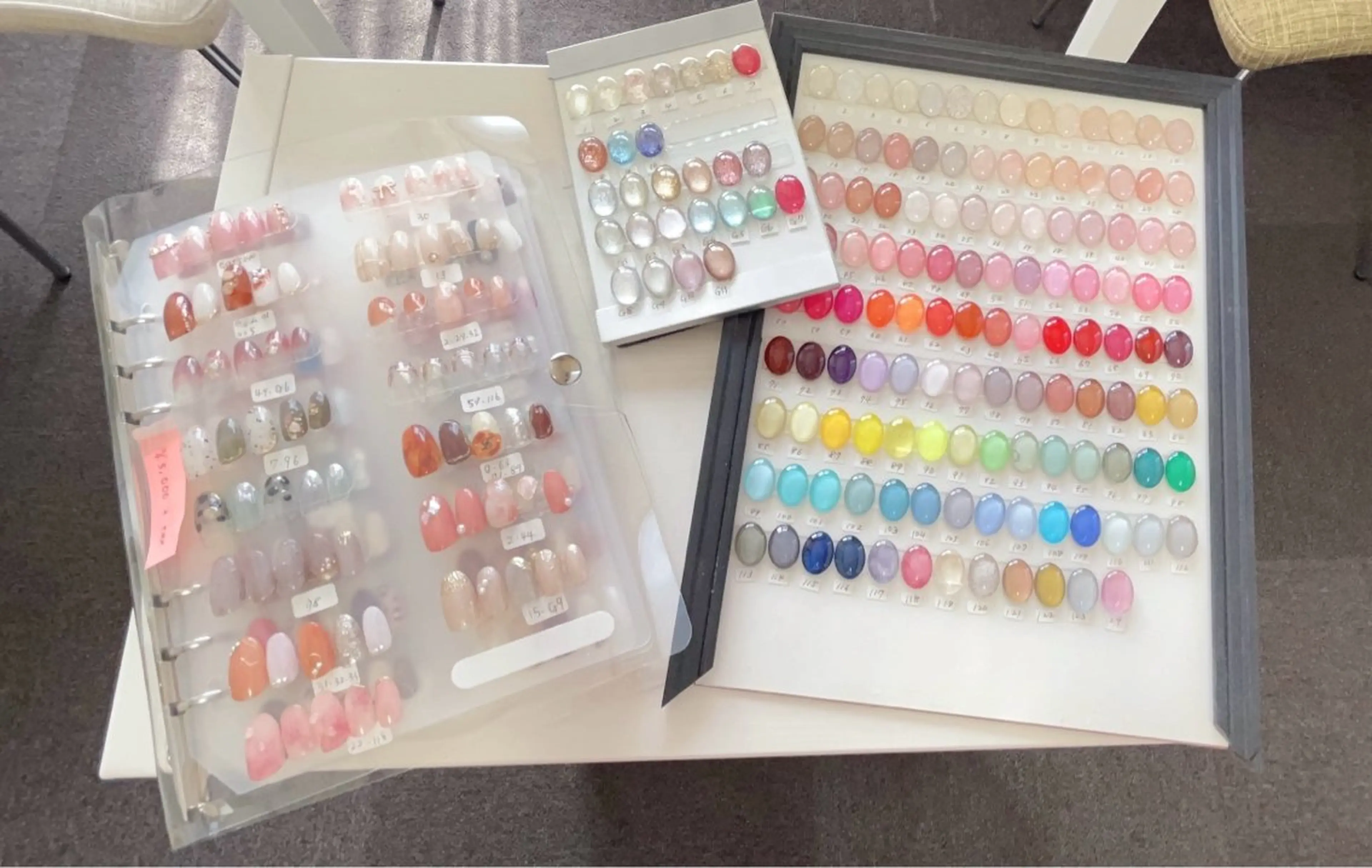 ネイル フットネイル ジェルネイル グリーン 36周年トータルビューティーサロンmyroom所属・42周年ビューティ myroomのエステ・リラクイメージ